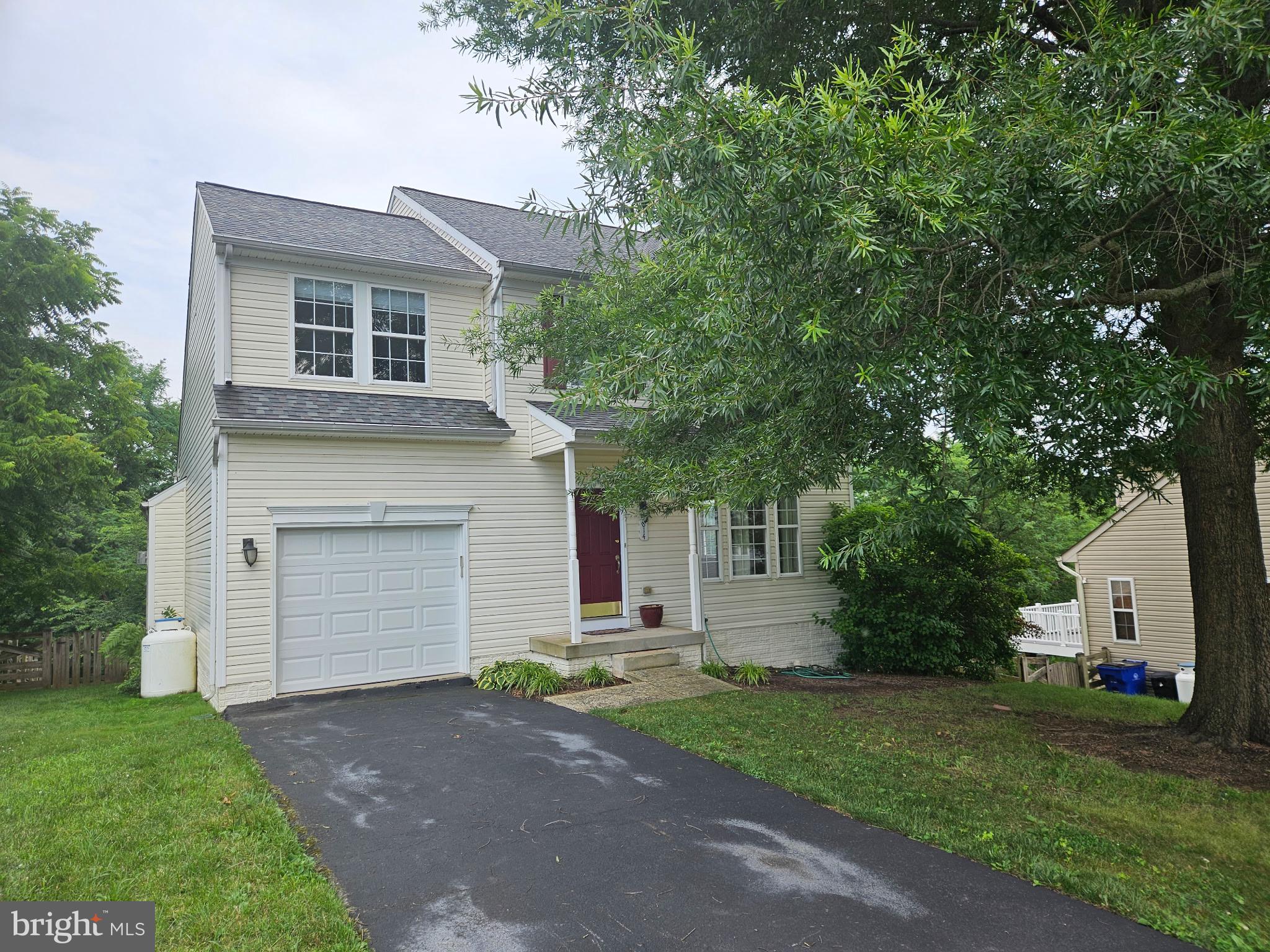 HUNTERS KNOLL - Residential