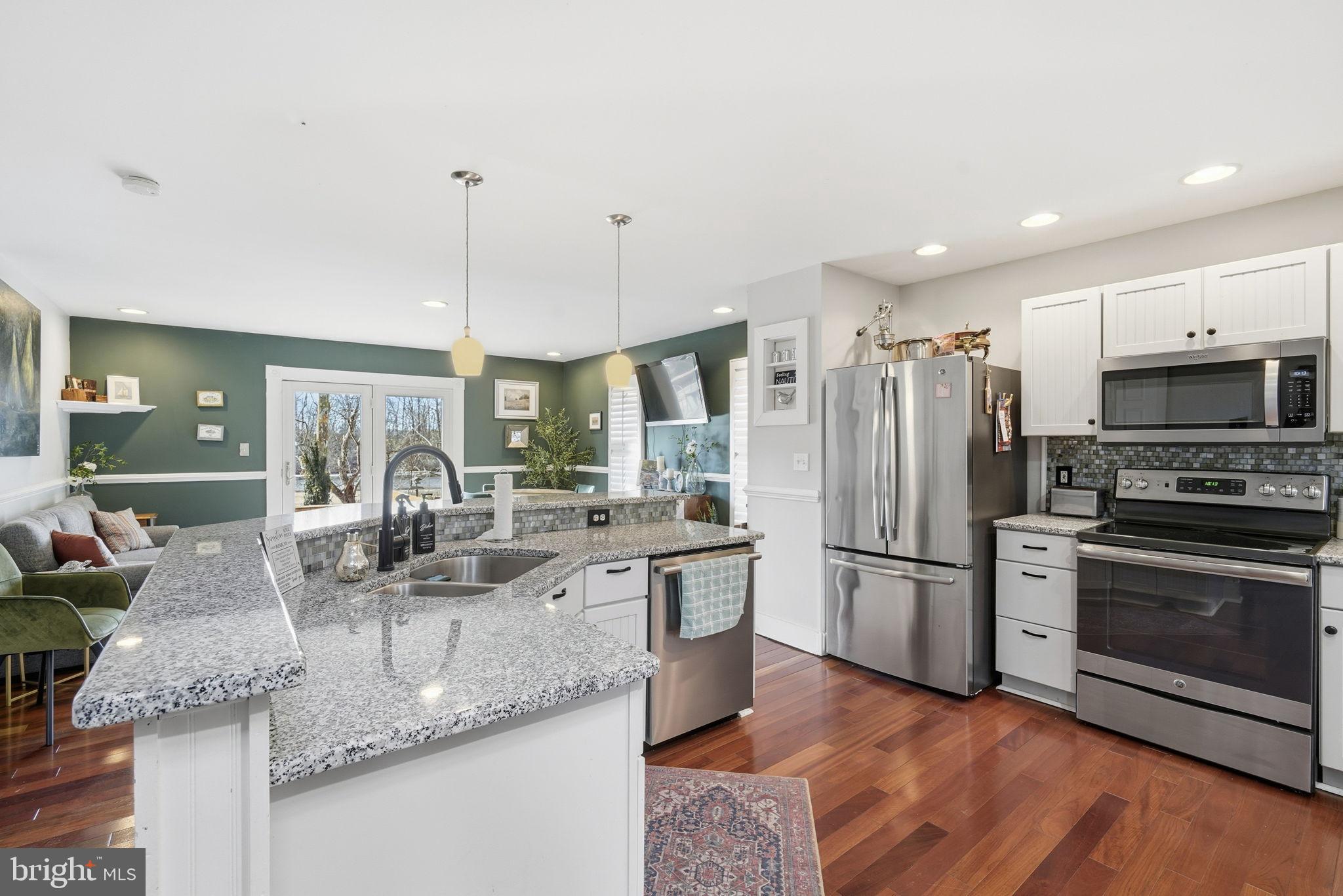 MILLINGTON - Residential