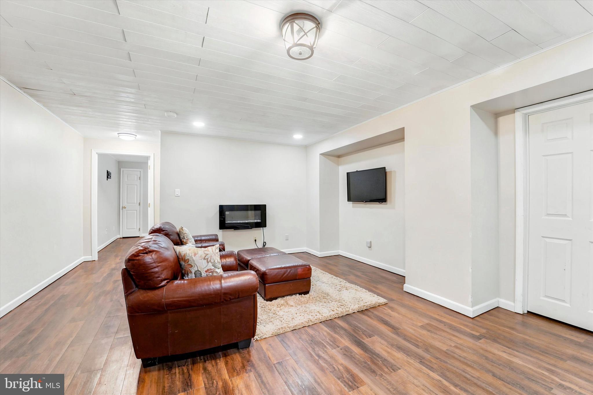 OAKWOOD FARMS - Residential