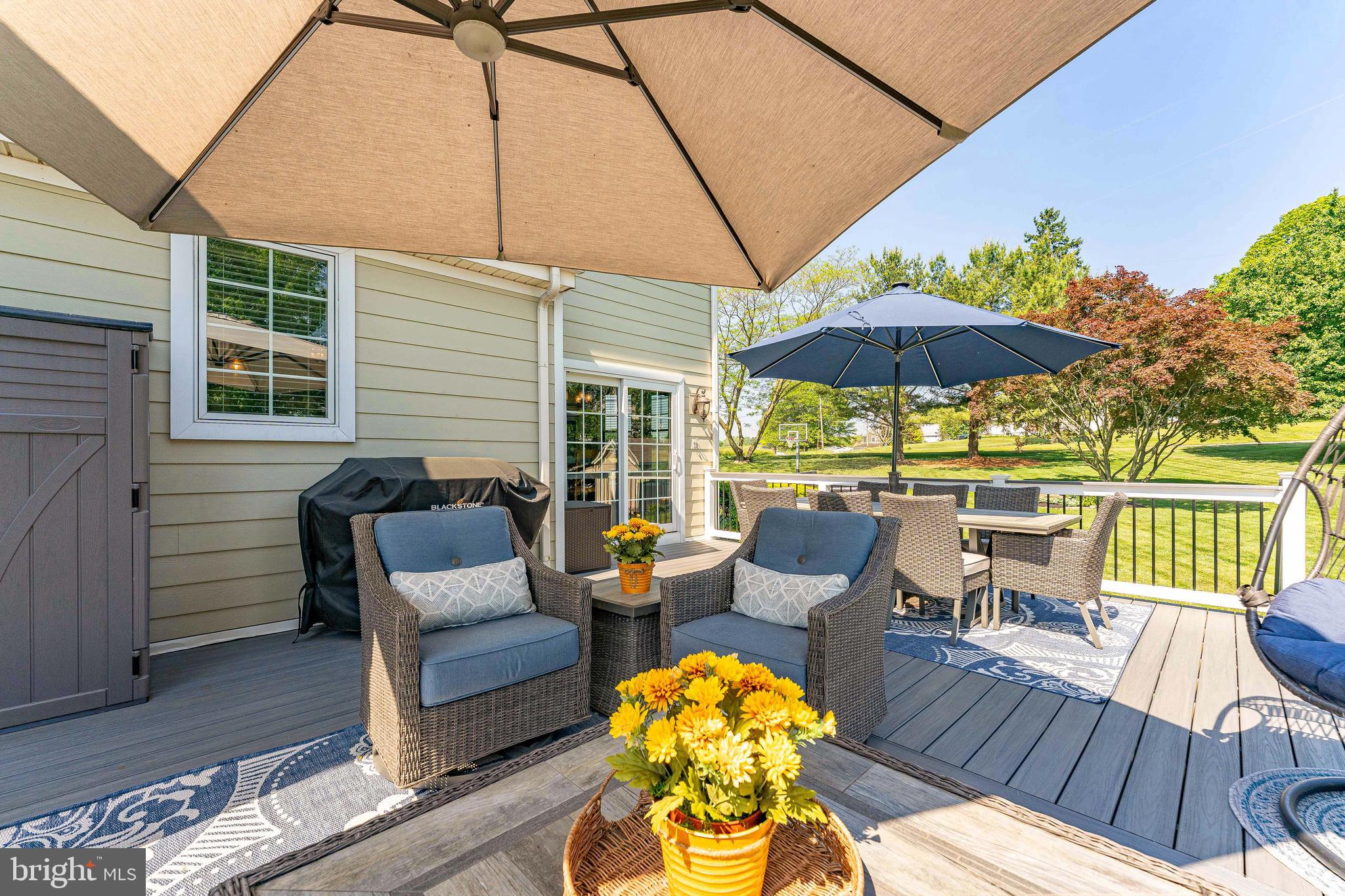 LAUREL POINTE - Residential