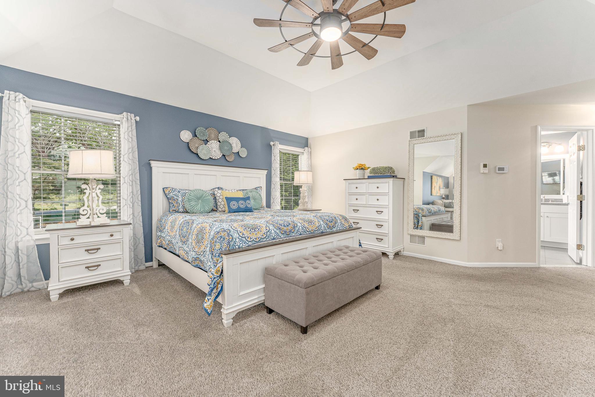 LAUREL POINTE - Residential