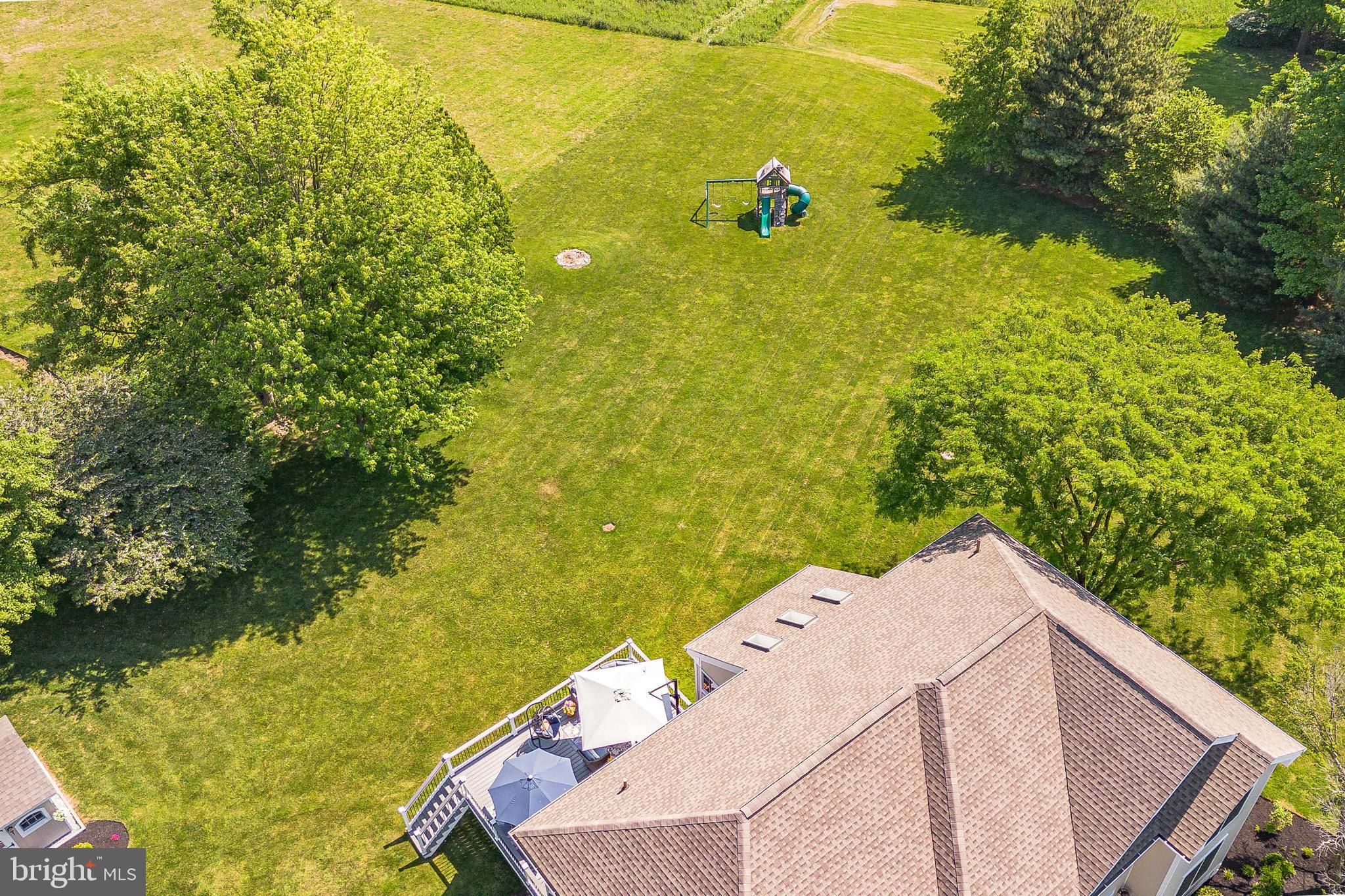 LAUREL POINTE - Residential