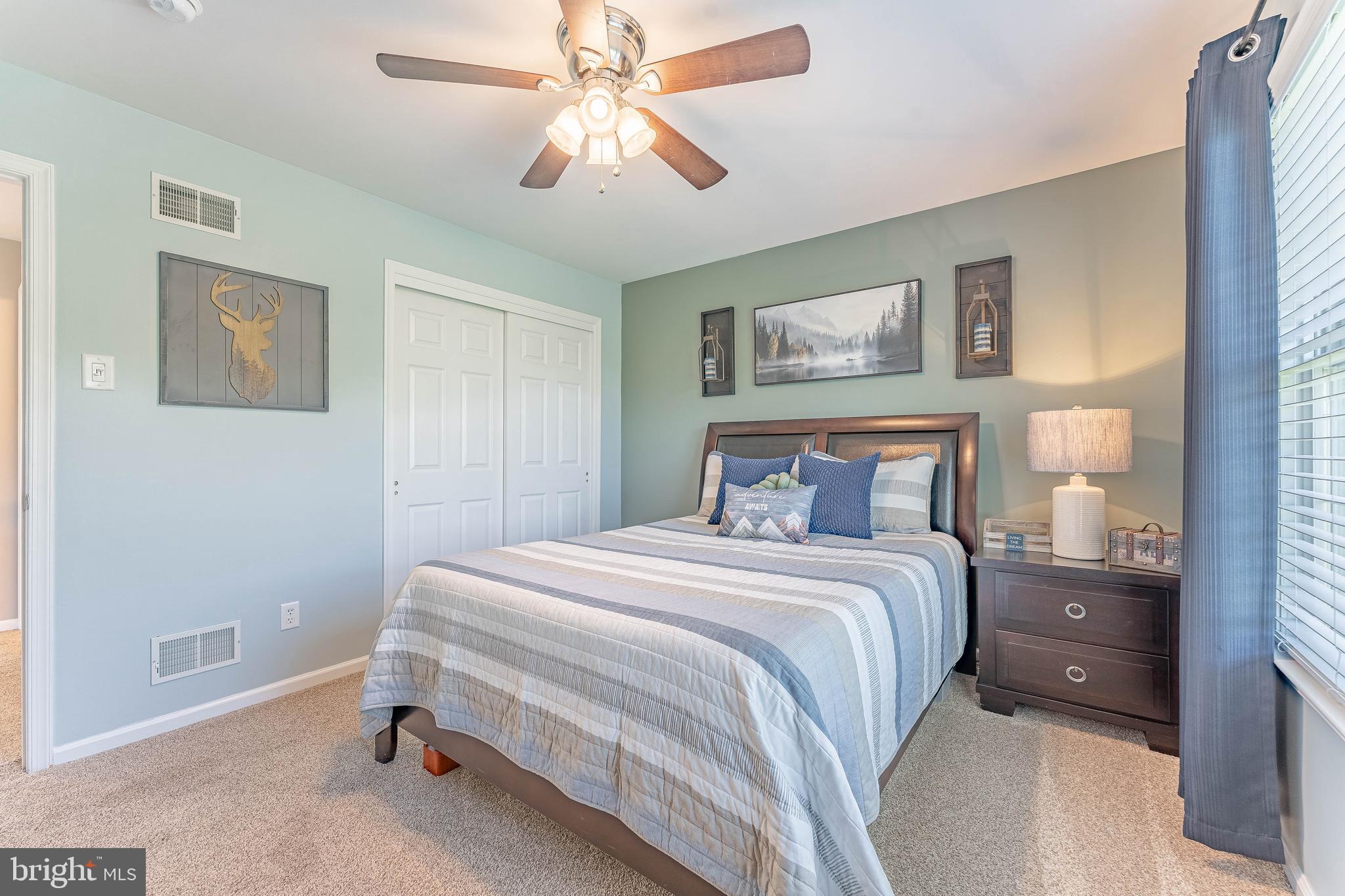 LAUREL POINTE - Residential