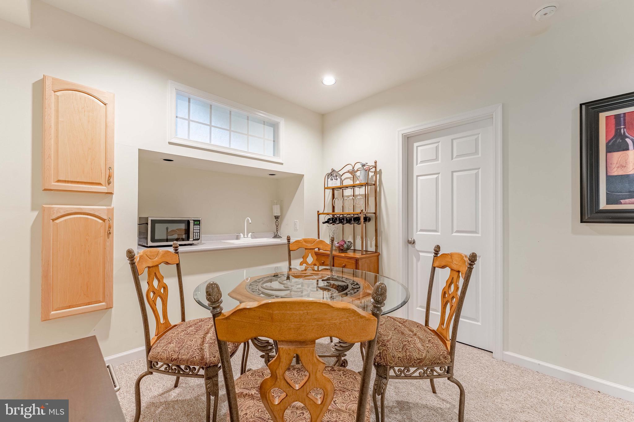 LAUREL POINTE - Residential