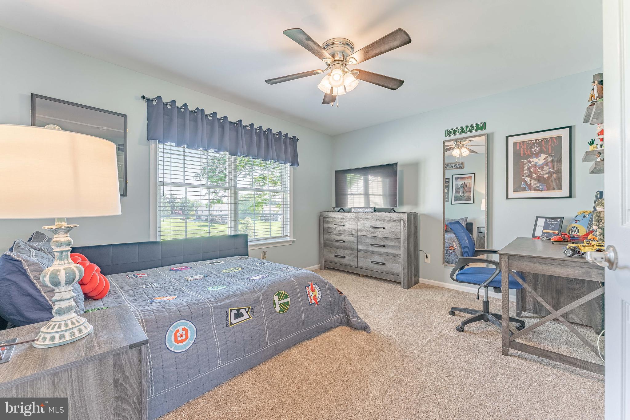 LAUREL POINTE - Residential