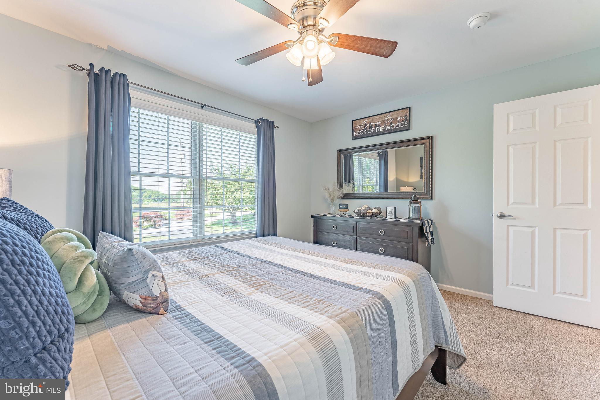 LAUREL POINTE - Residential
