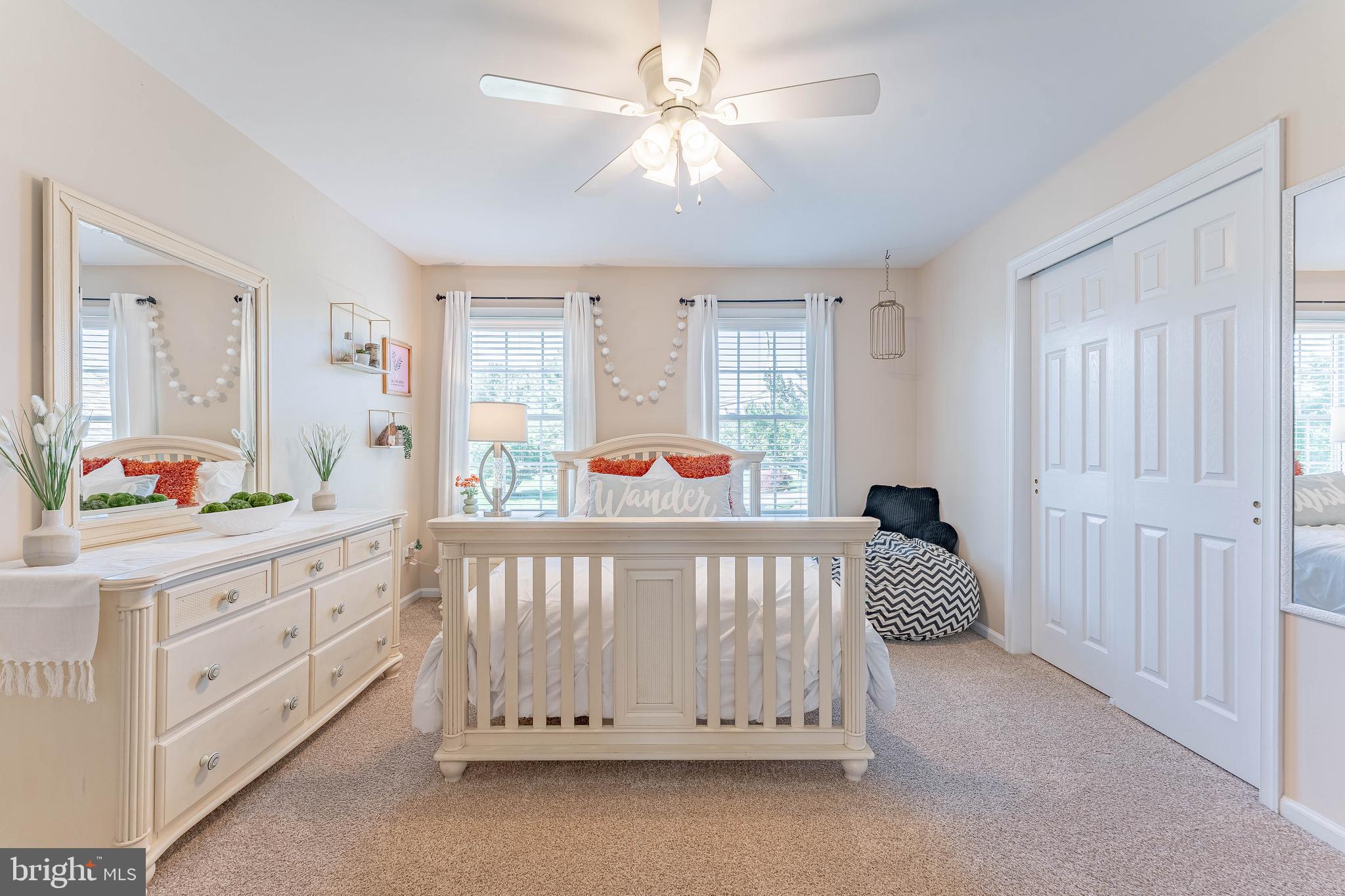 LAUREL POINTE - Residential