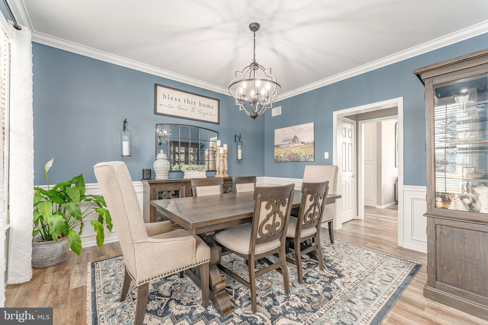 LAUREL POINTE - Residential