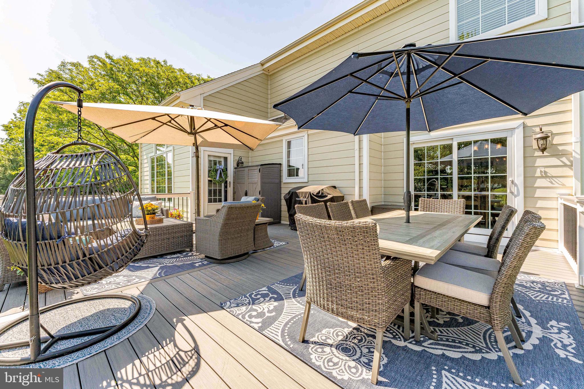 LAUREL POINTE - Residential