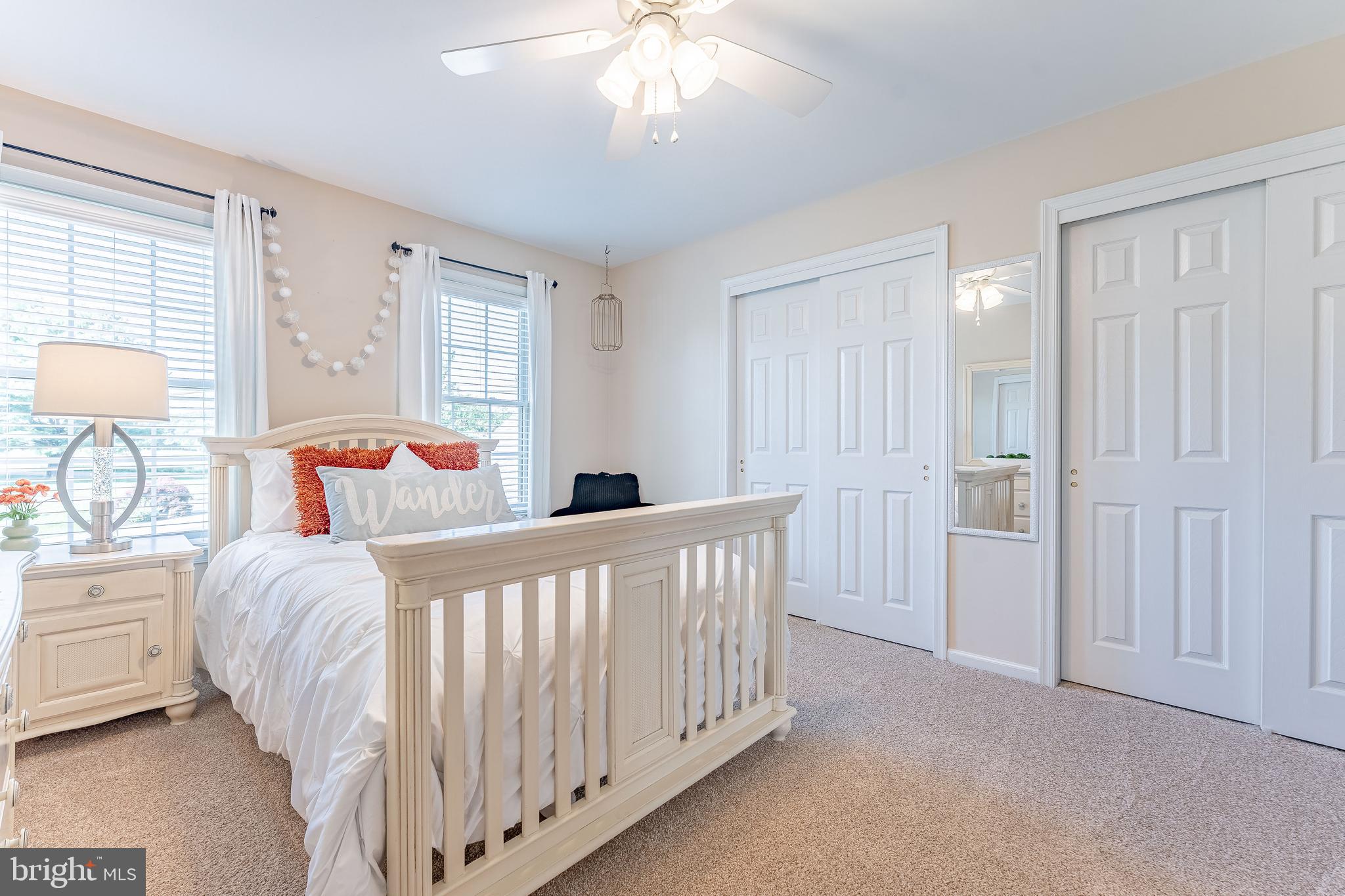 LAUREL POINTE - Residential
