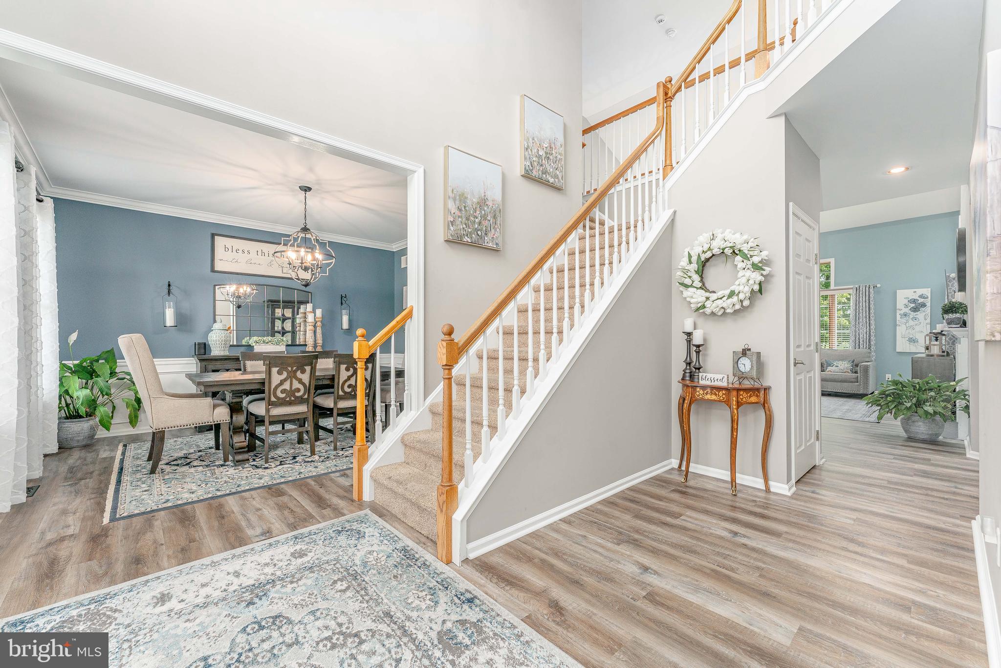 LAUREL POINTE - Residential