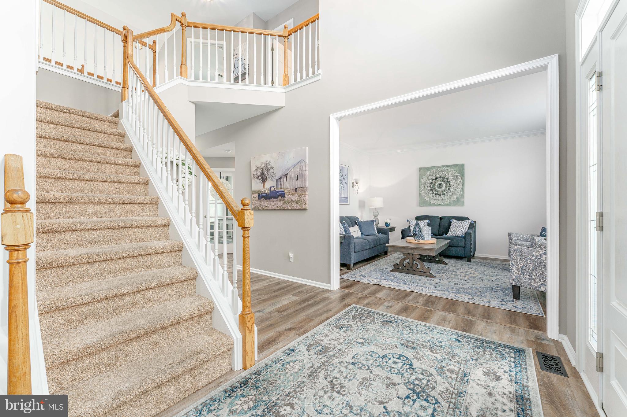 LAUREL POINTE - Residential