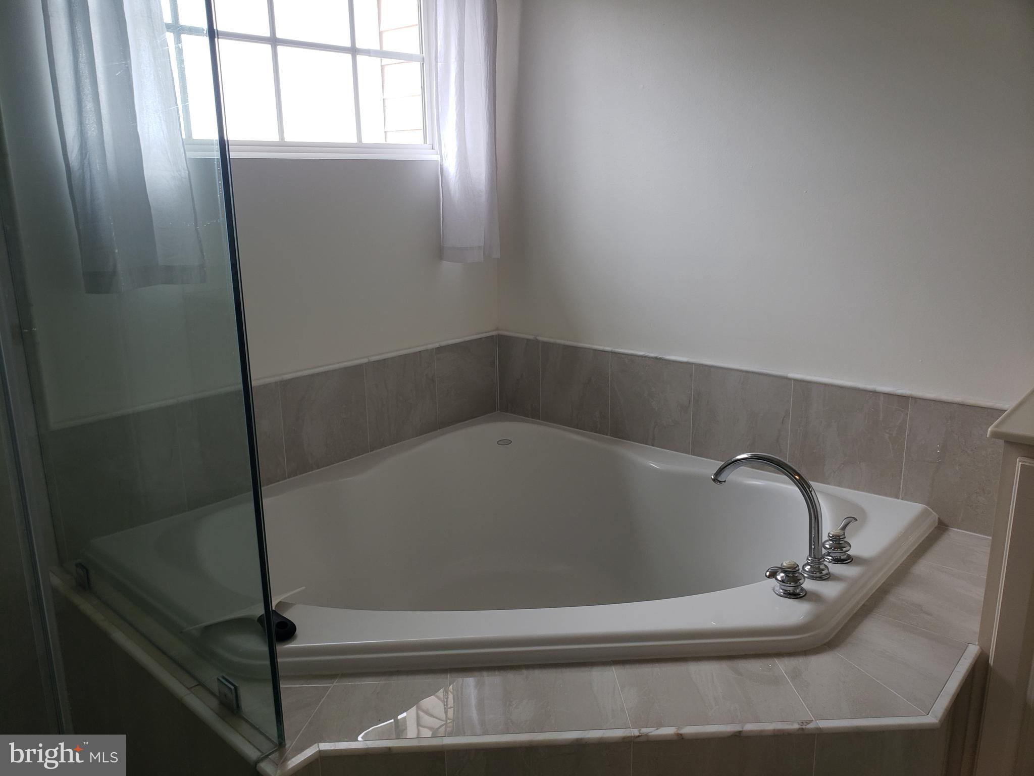 VICTORY LAKES - Residential Lease