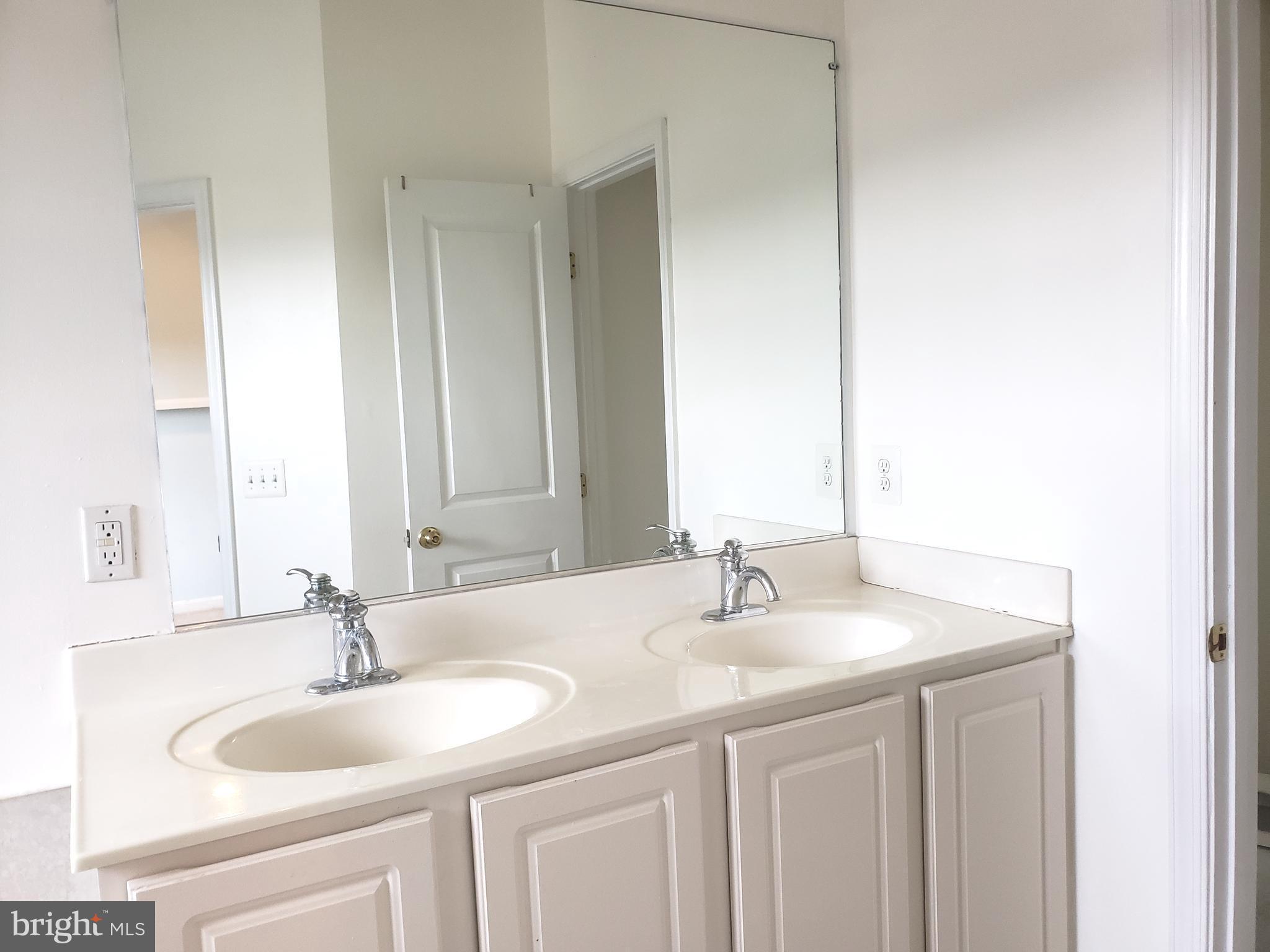VICTORY LAKES - Residential Lease