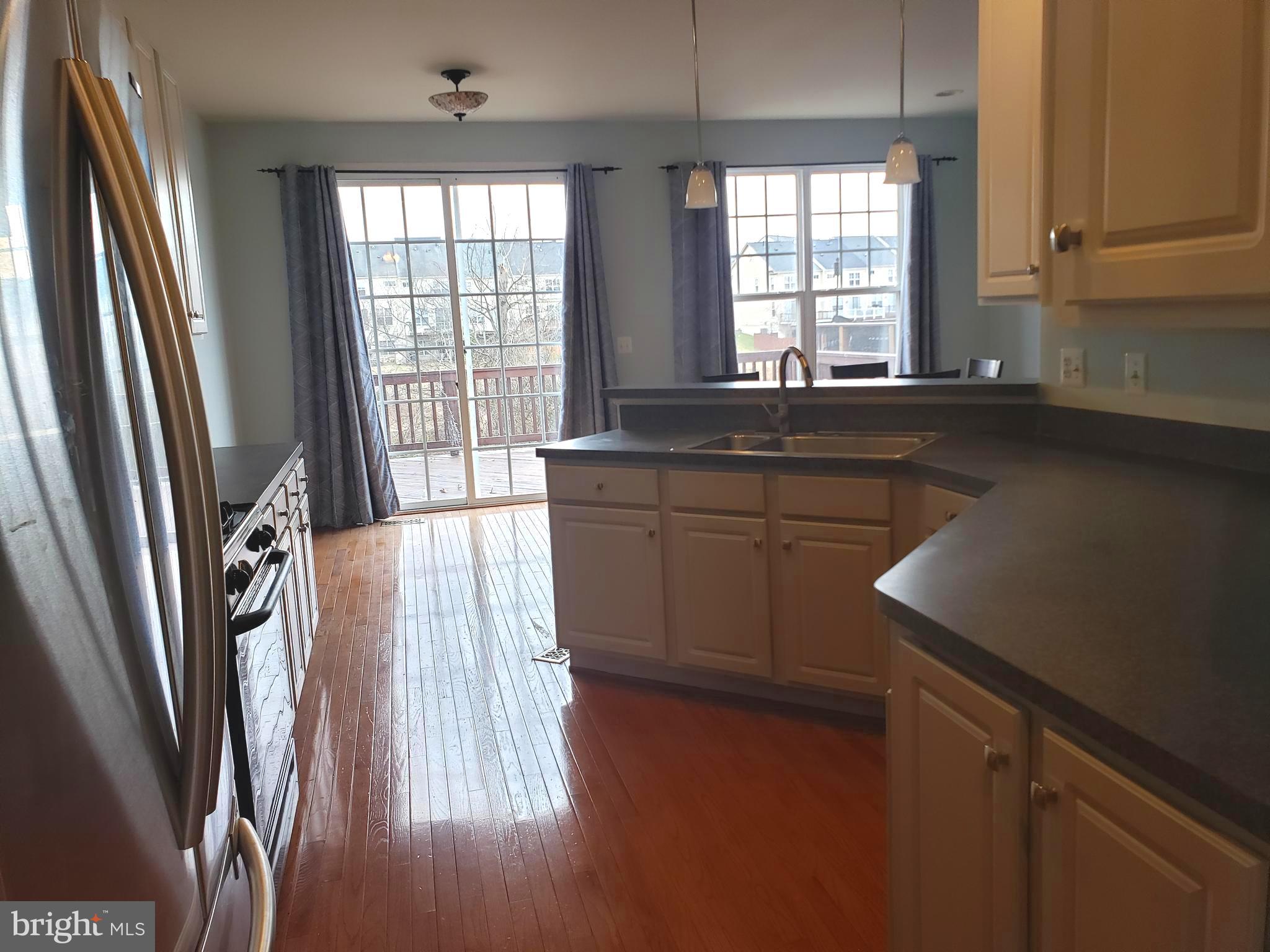 VICTORY LAKES - Residential Lease