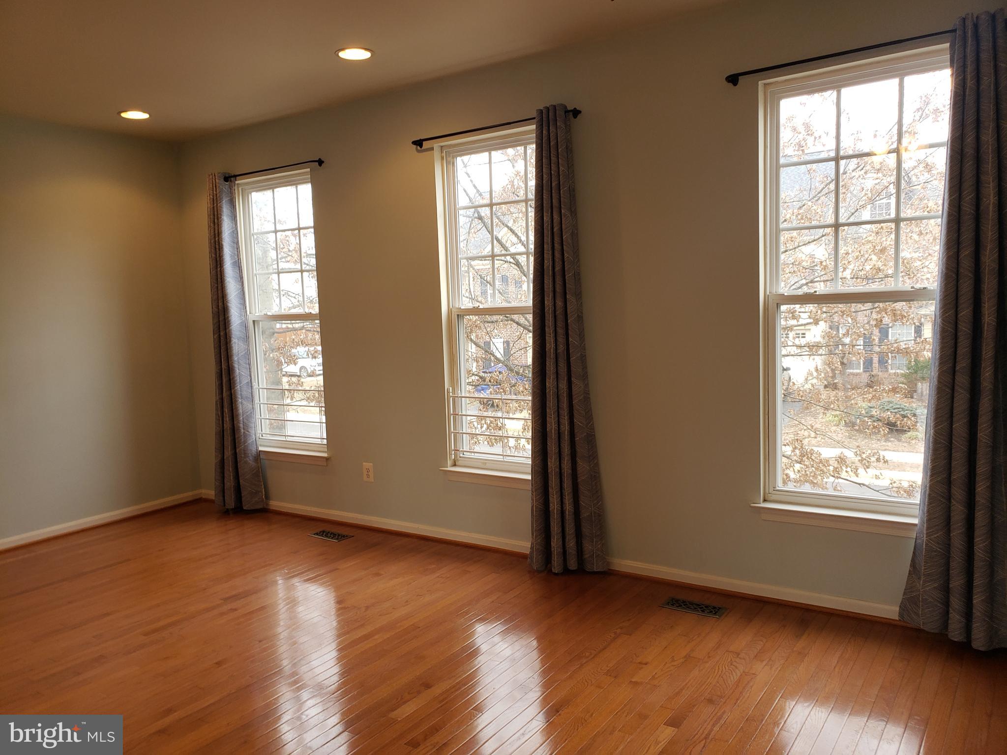 VICTORY LAKES - Residential Lease