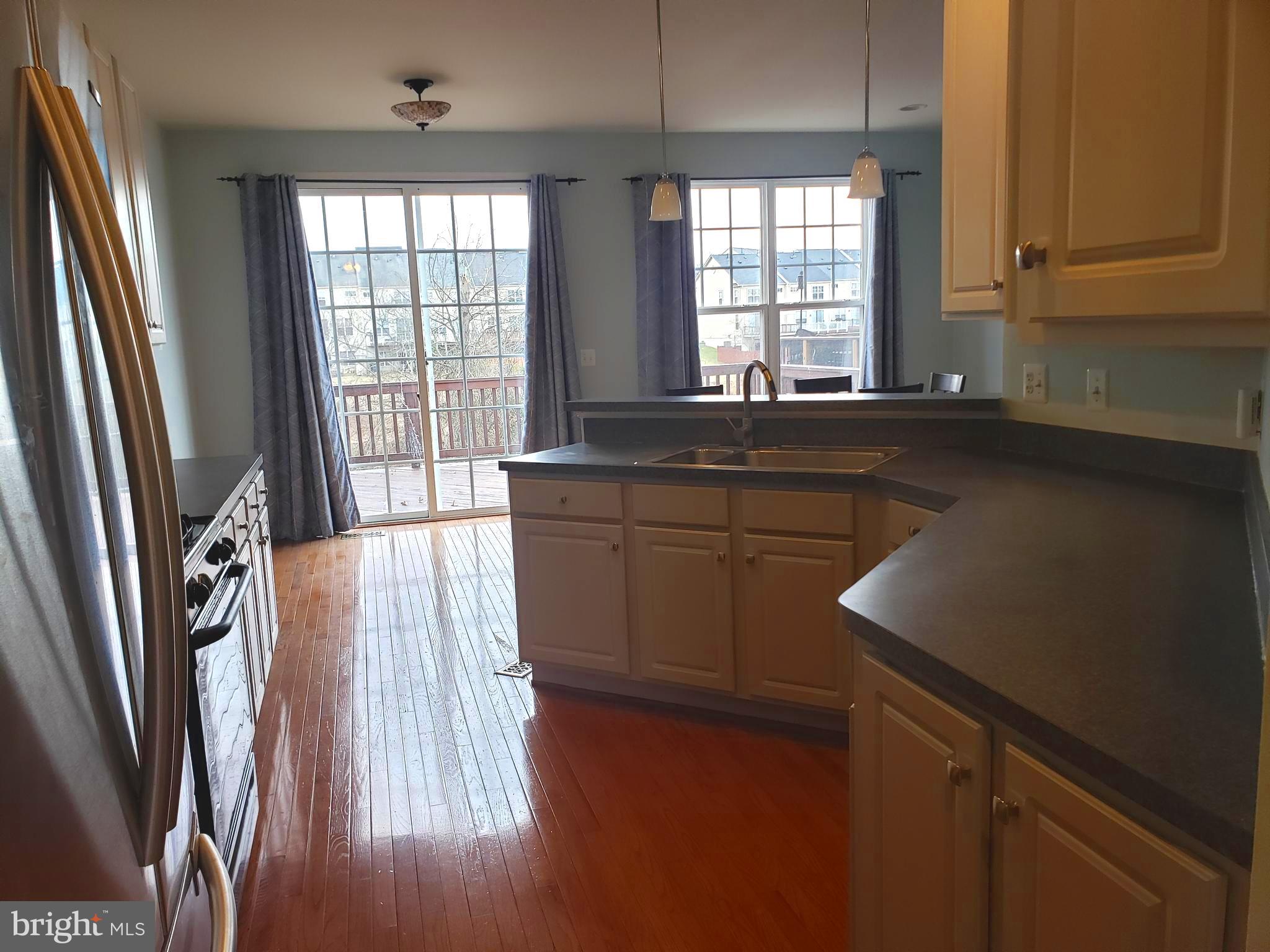 VICTORY LAKES - Residential Lease
