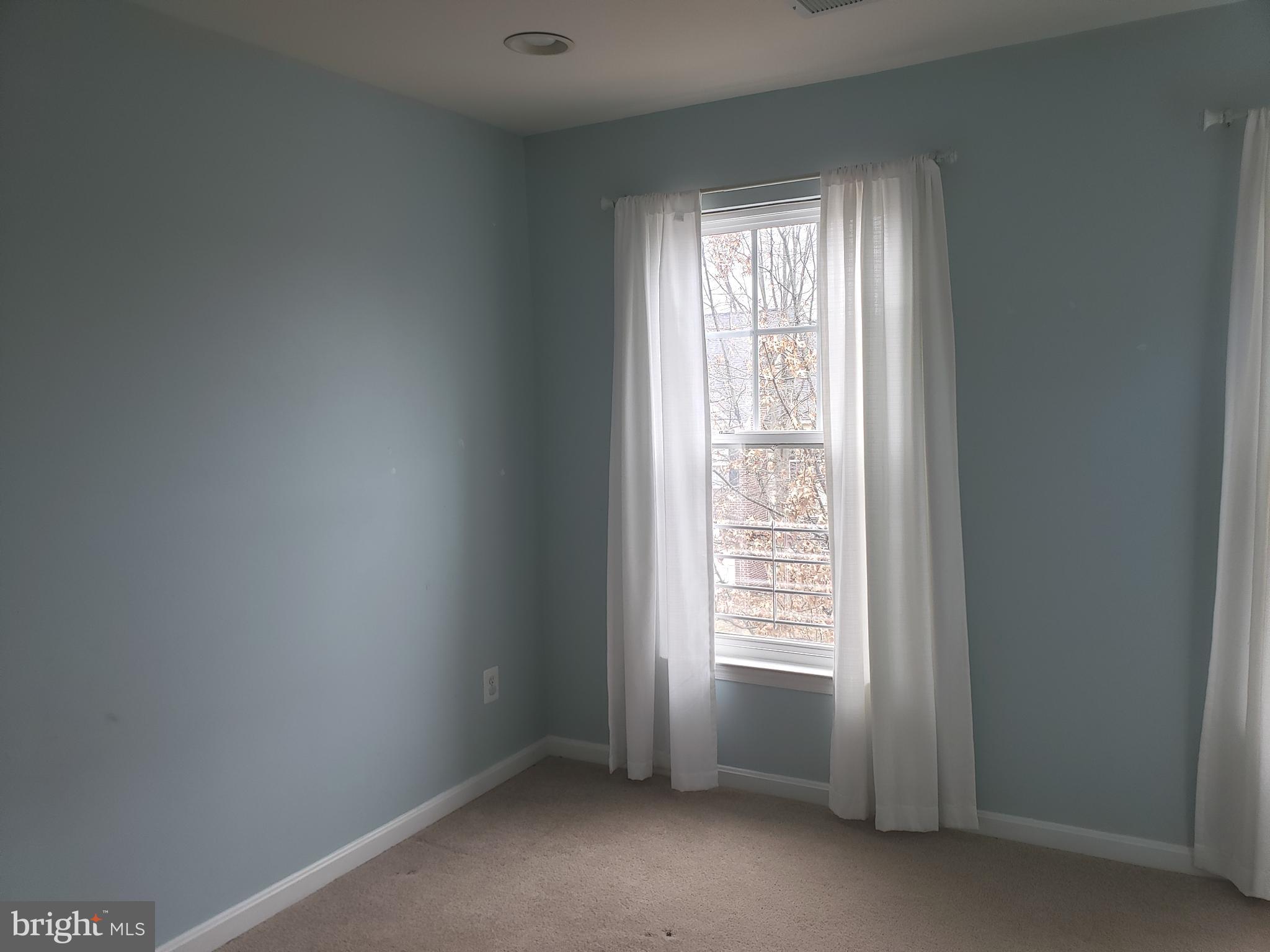 VICTORY LAKES - Residential Lease
