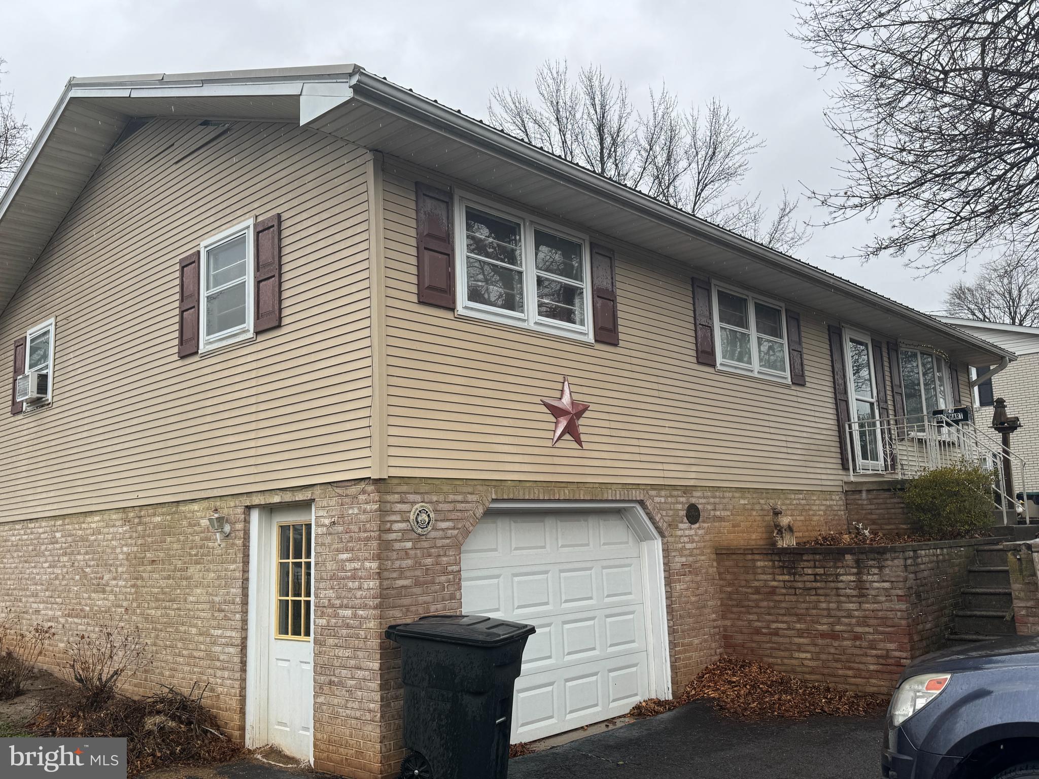 WAYNE HEIGHTS - Residential
