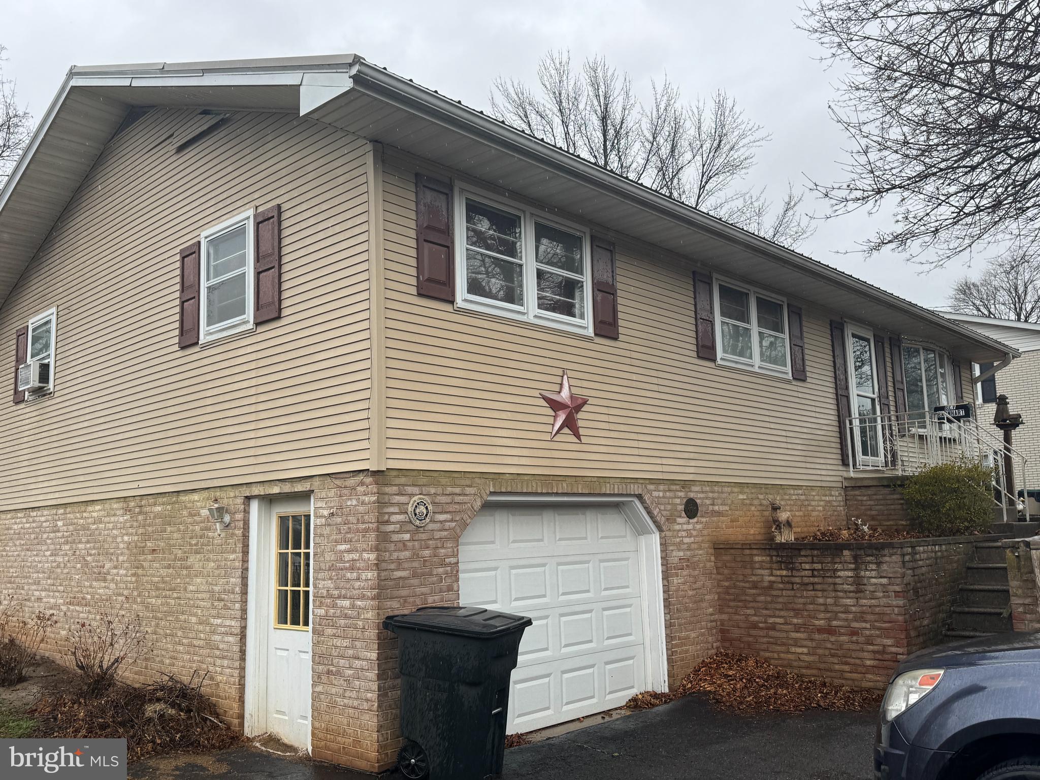 WAYNE HEIGHTS - Residential
