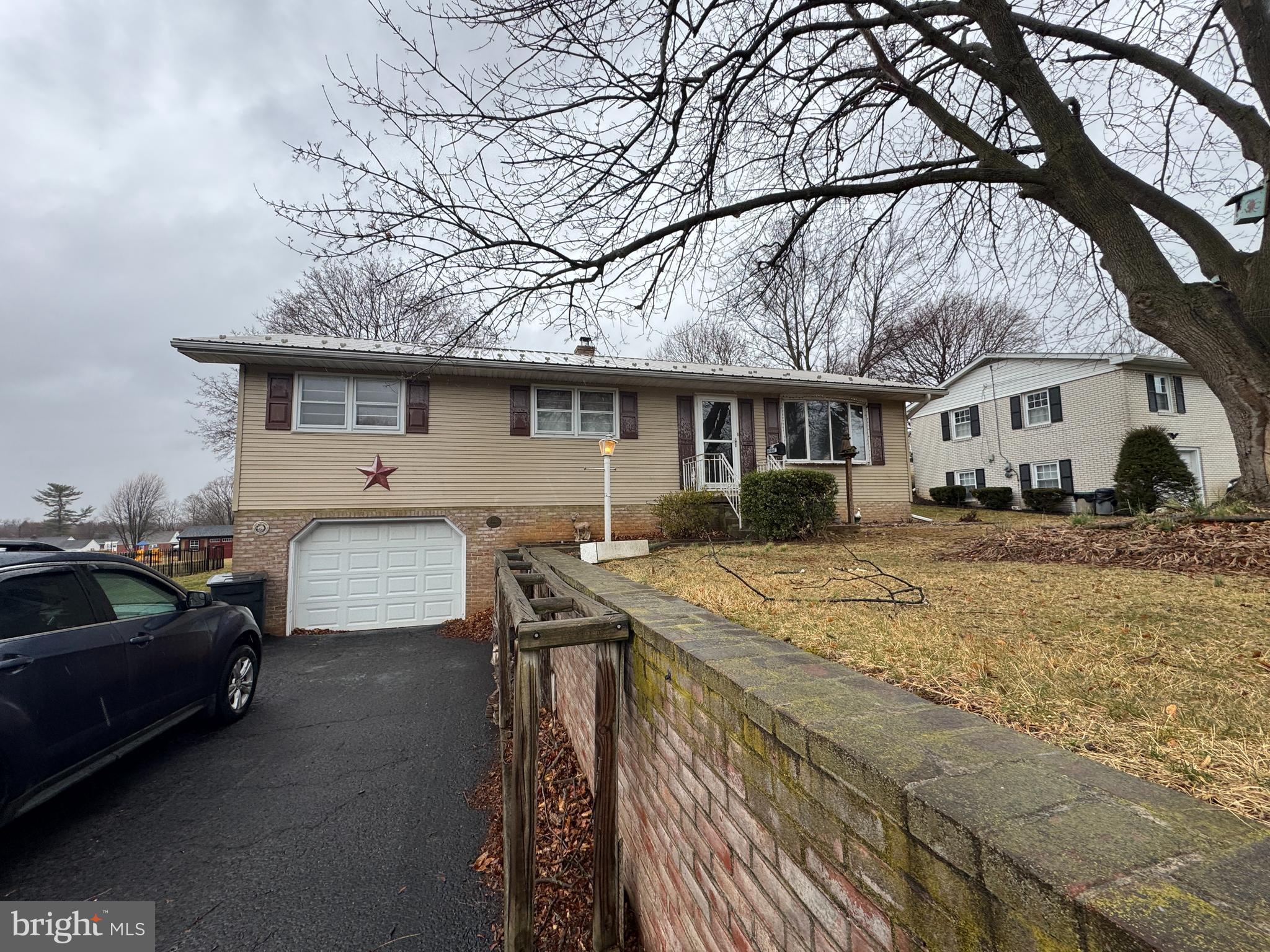 WAYNE HEIGHTS - Residential