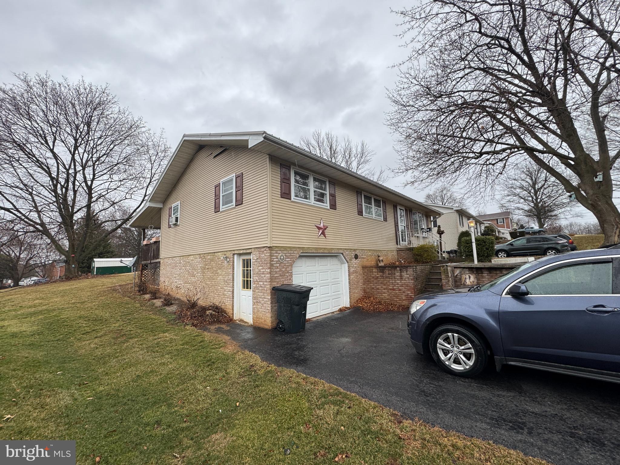 WAYNE HEIGHTS - Residential