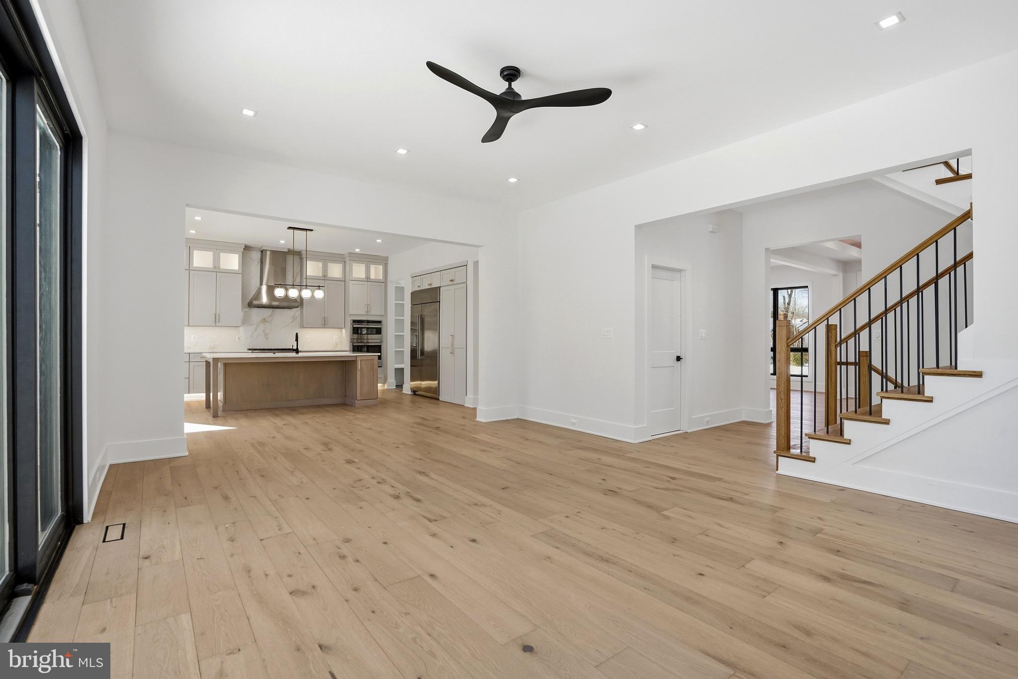VIENNA WOODS - Residential