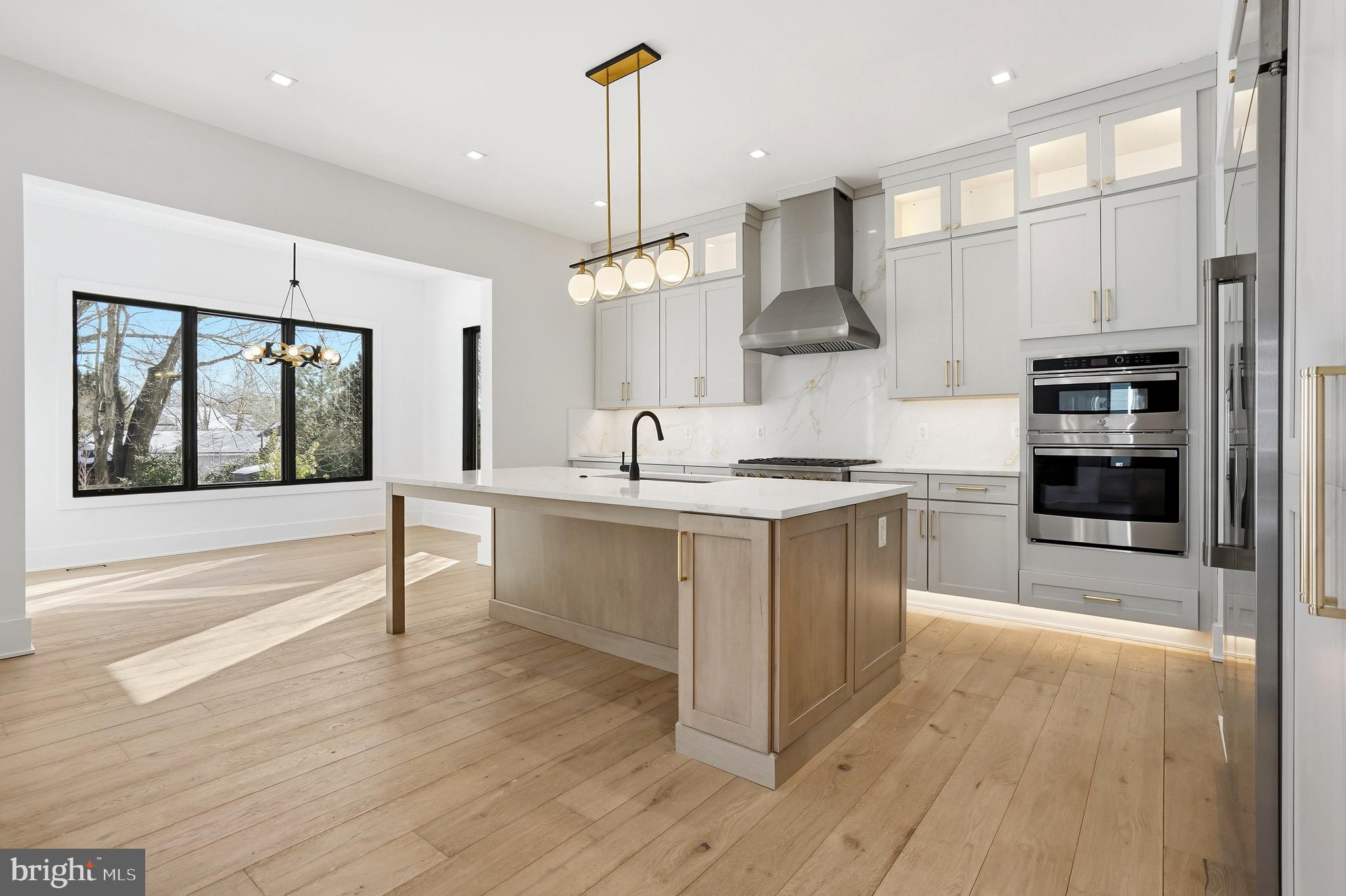 VIENNA WOODS - Residential