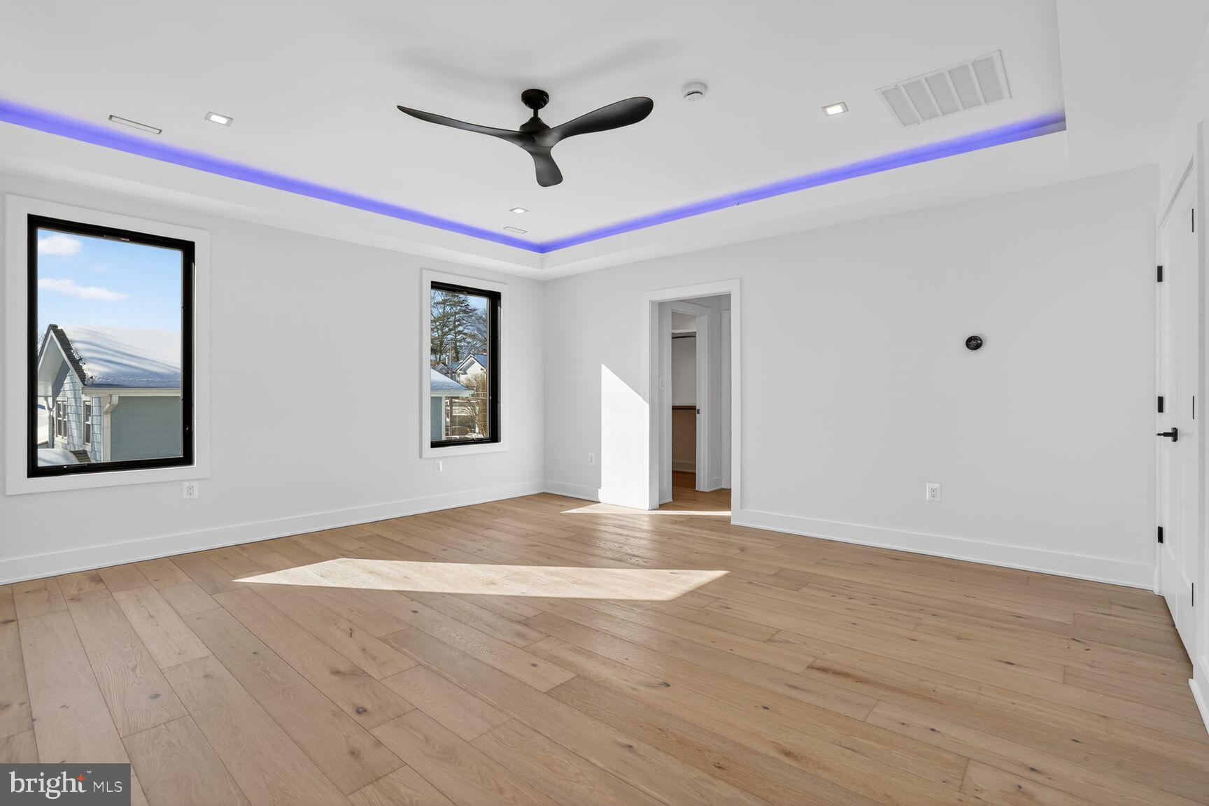 VIENNA WOODS - Residential