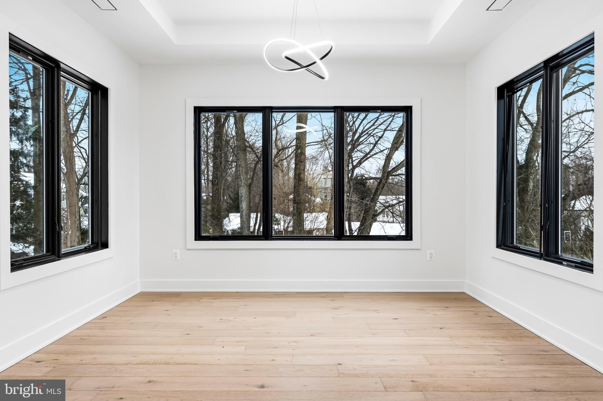 VIENNA WOODS - Residential