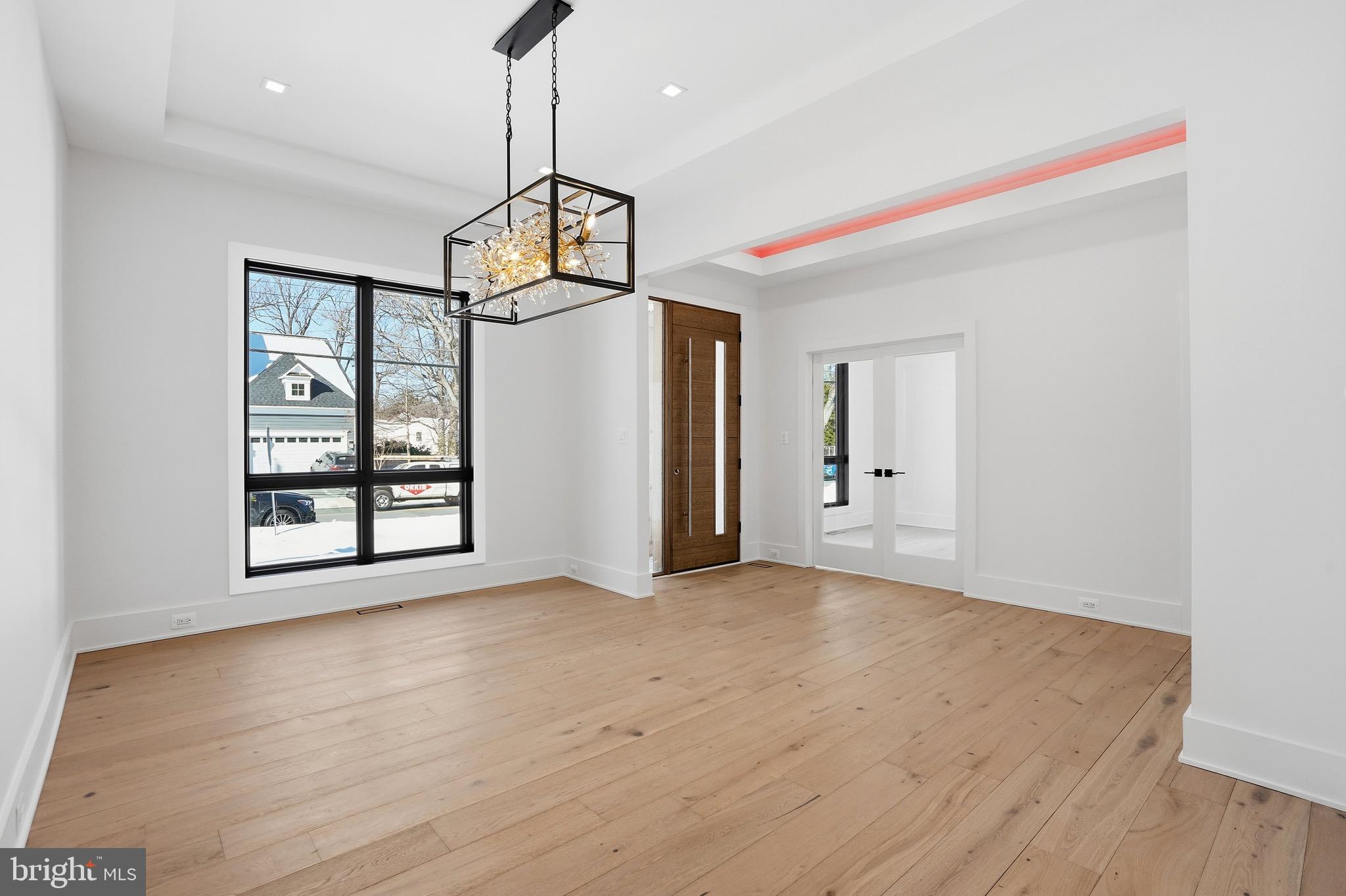 VIENNA WOODS - Residential