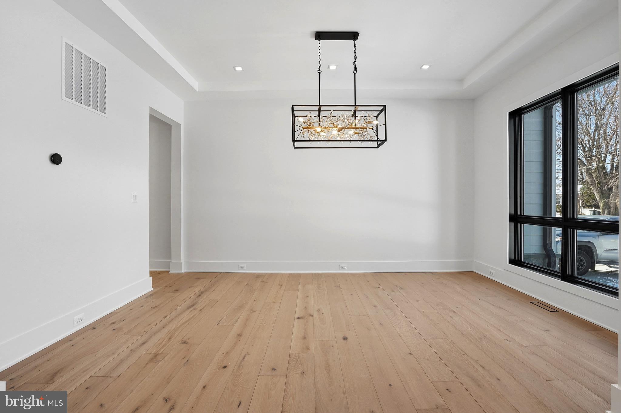 VIENNA WOODS - Residential