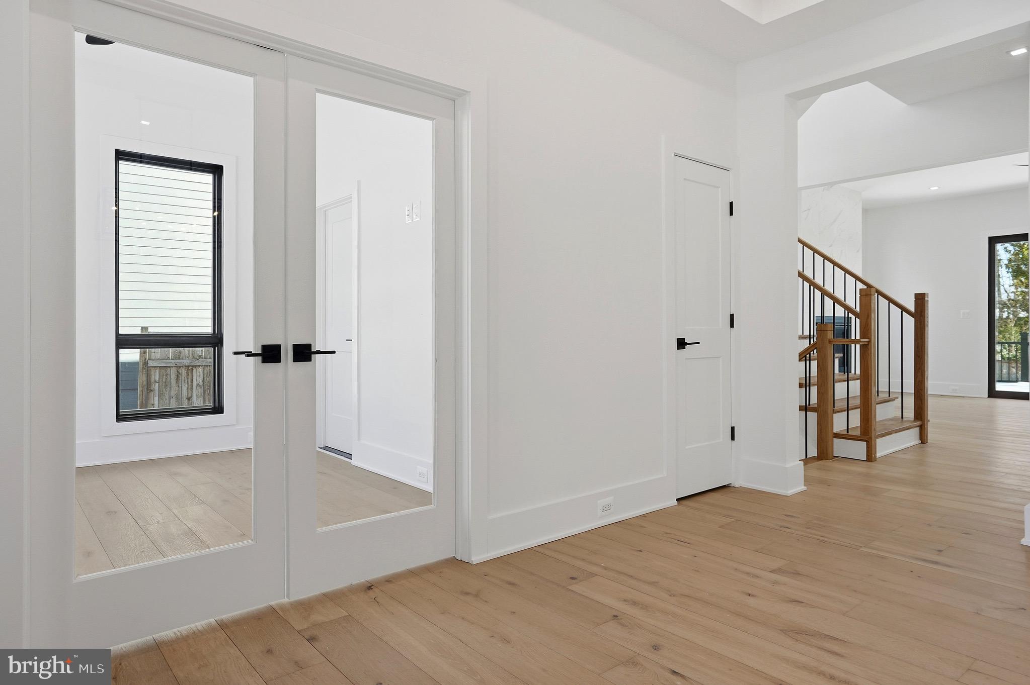 VIENNA WOODS - Residential
