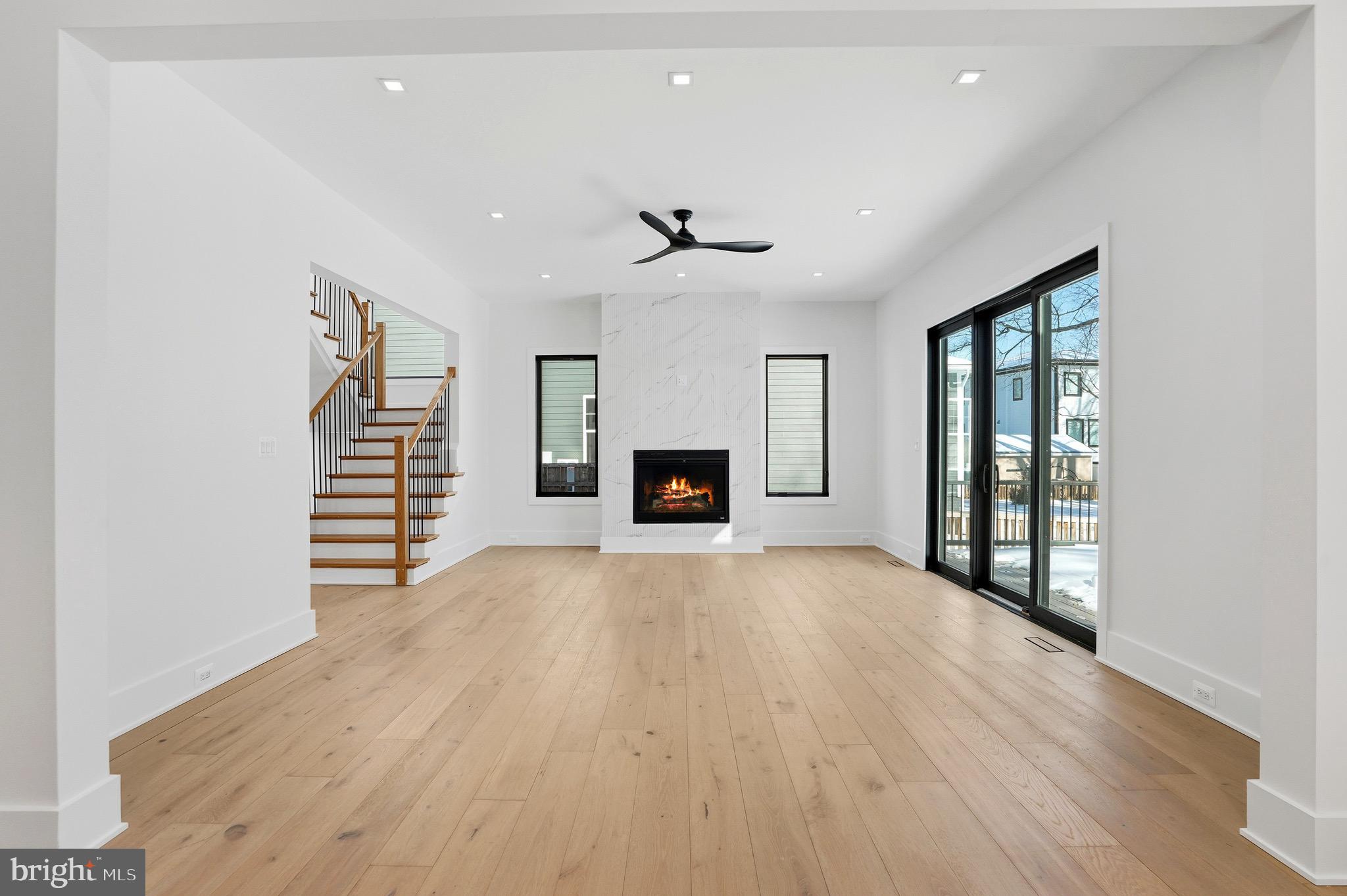 VIENNA WOODS - Residential