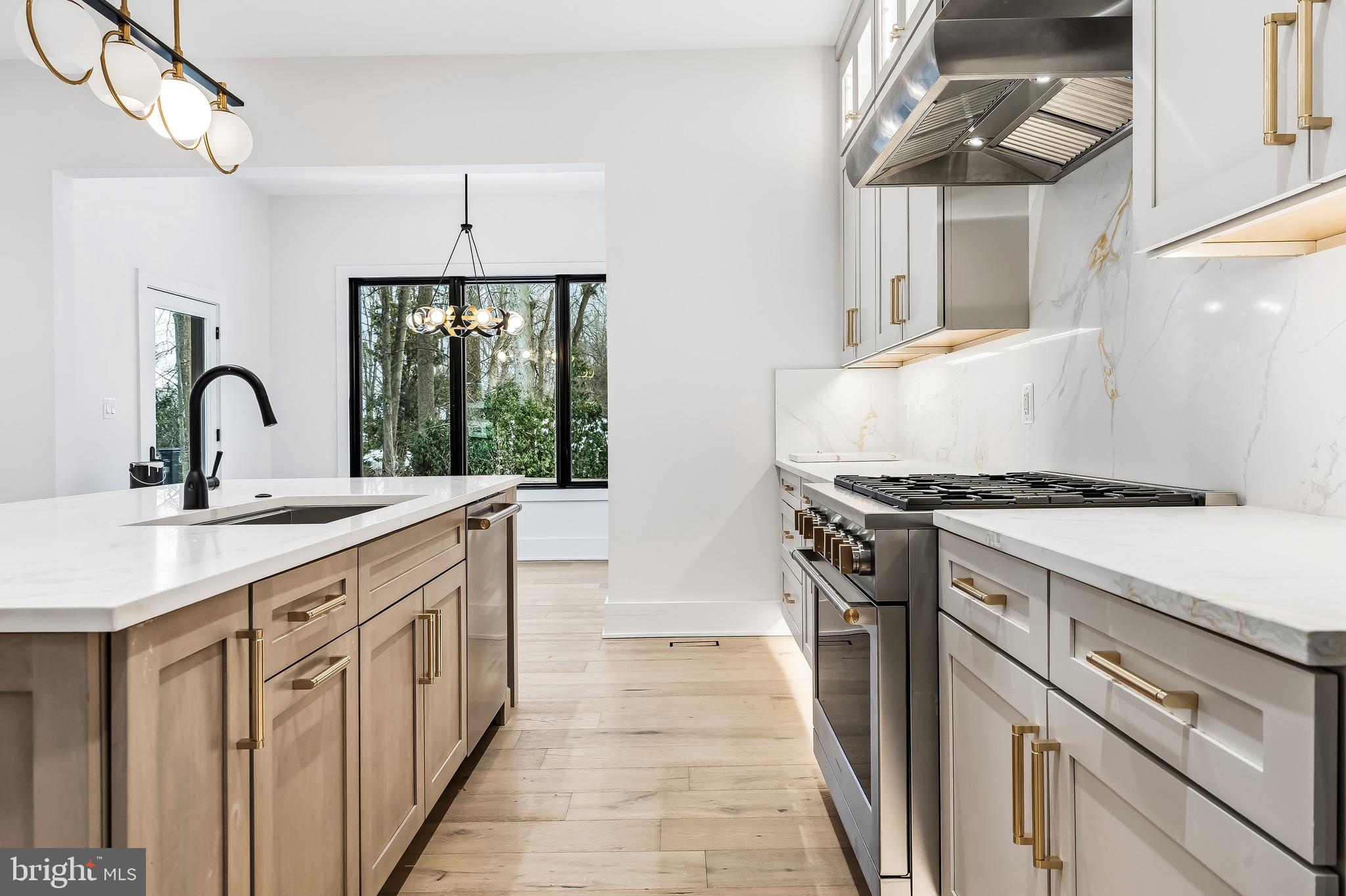 VIENNA WOODS - Residential