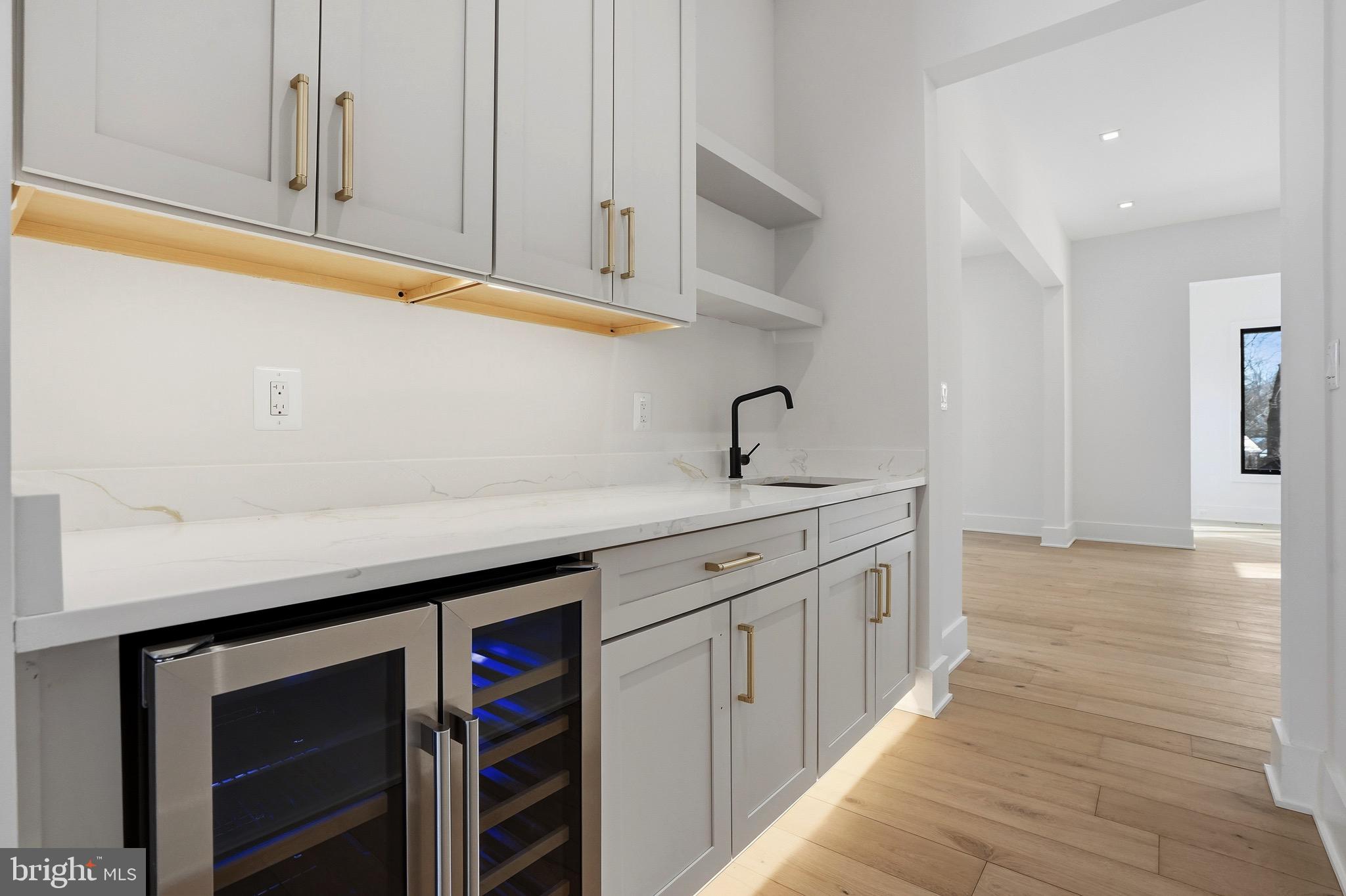 VIENNA WOODS - Residential