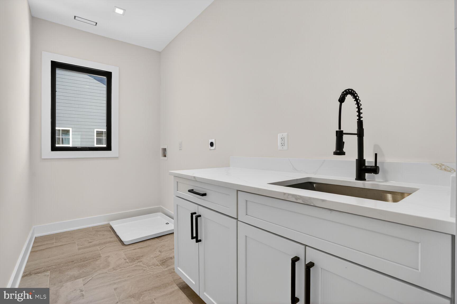 VIENNA WOODS - Residential