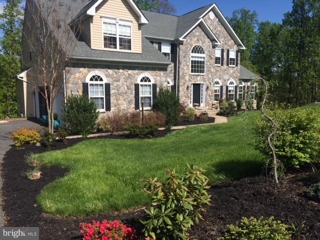 Charming colonial located in Poplar Hills  Also available for sale  CLOSE TO VRE