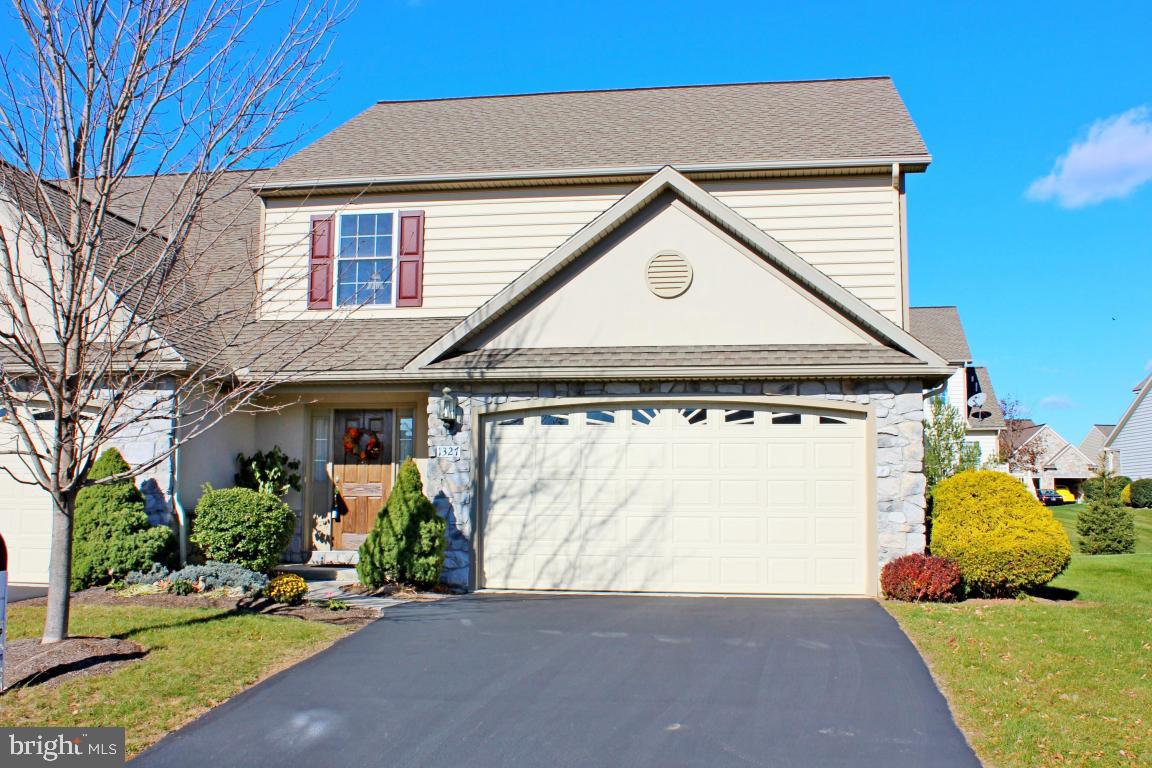 SUMMIT POINTE AT ELM TREE - Residential