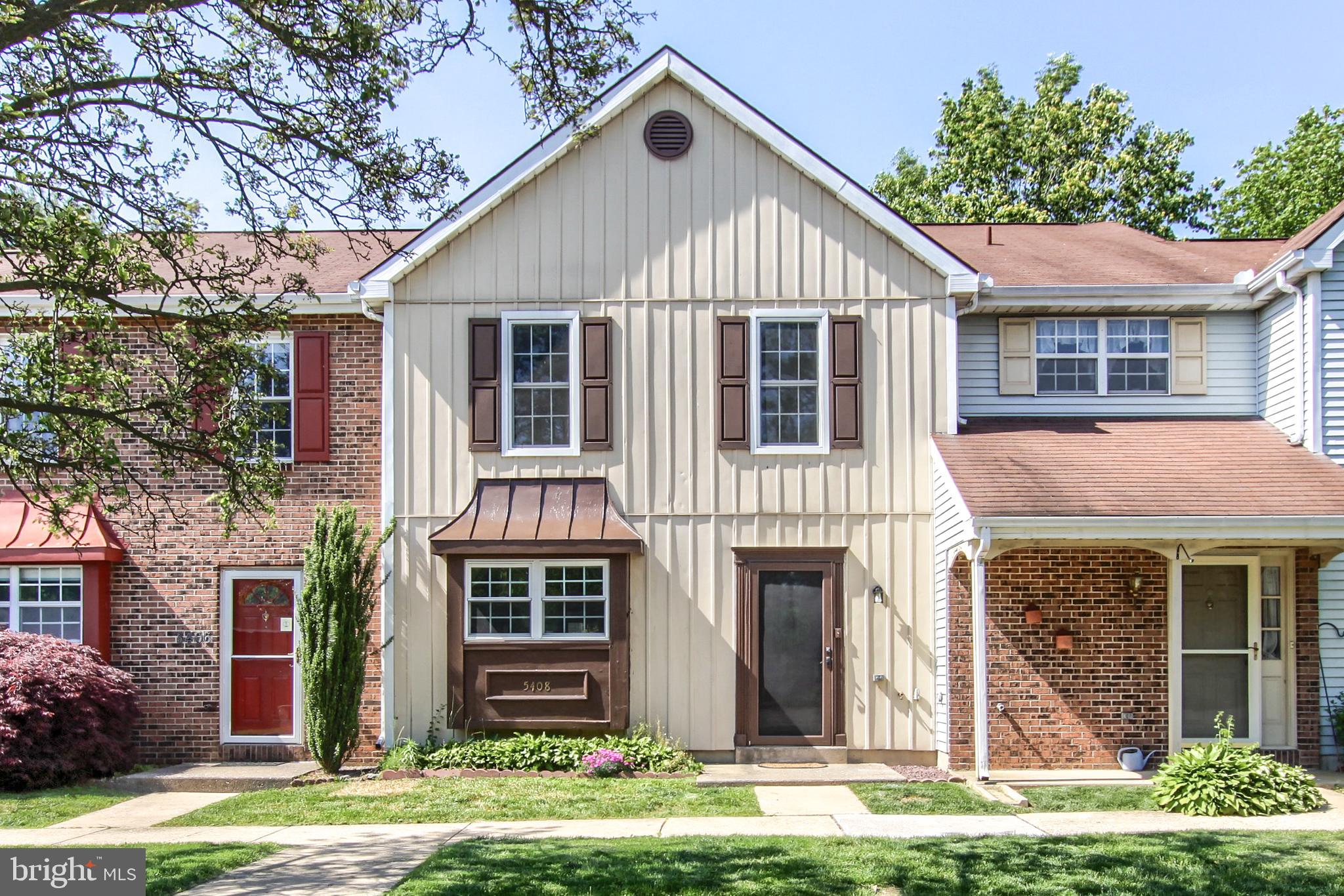 Great, updated, townhome in the Harrisburg area, perfect for first time home buyers or downsizers. 3 bedrooms/ 2.5 bath in over 1500 square feet. Roomie living area with working fireplace. Brand new paint, including painted ceilings throughout the entire home. Lovely patio out back to entertain and bbq. New vanity tops and mirrors in the bathrooms. Brand new light fixtures. Quiet area but close to shopping and restaurants. Schedule a showing today!