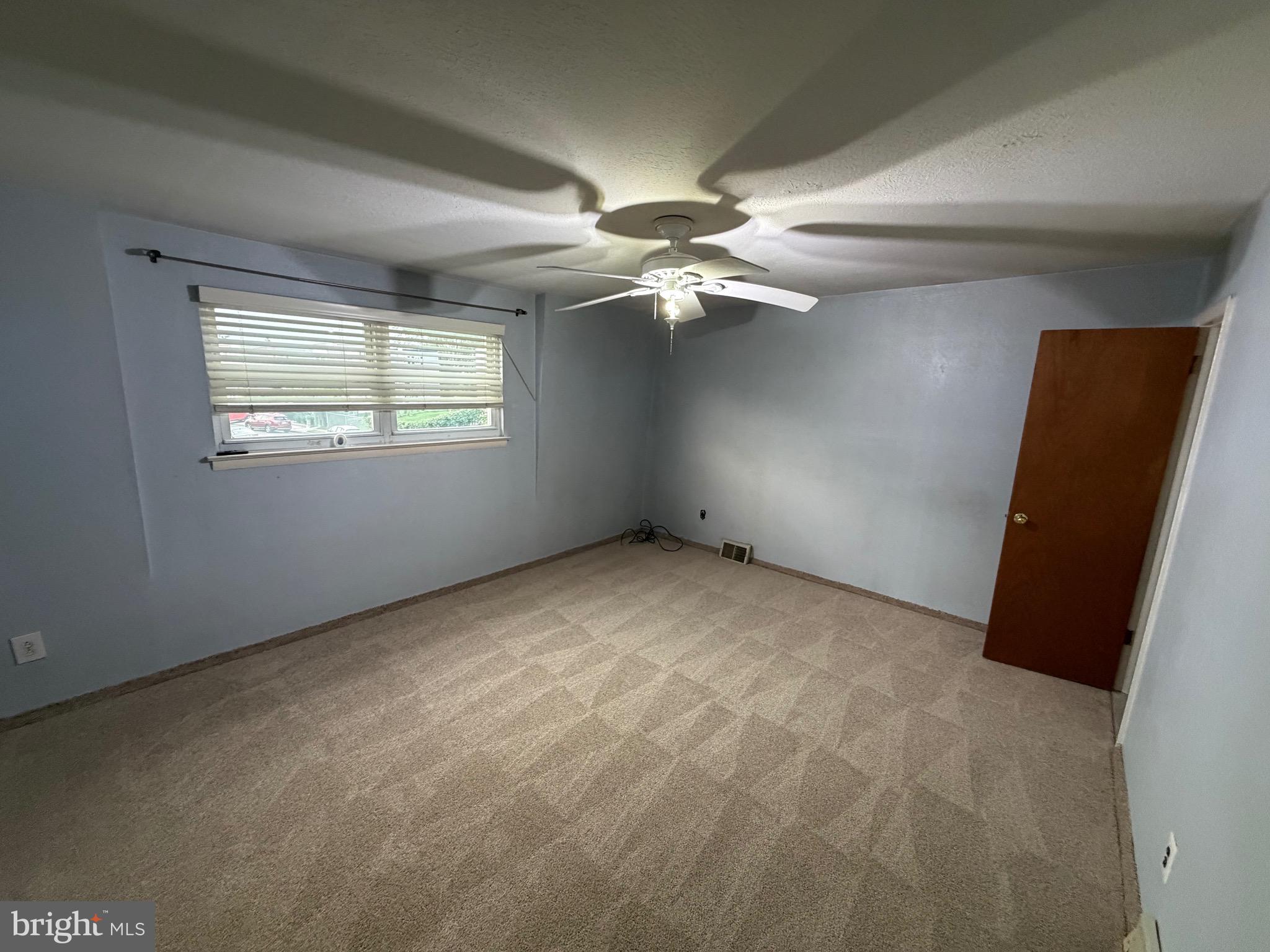 PHILADELPHIA (NORTHEAST) - Residential