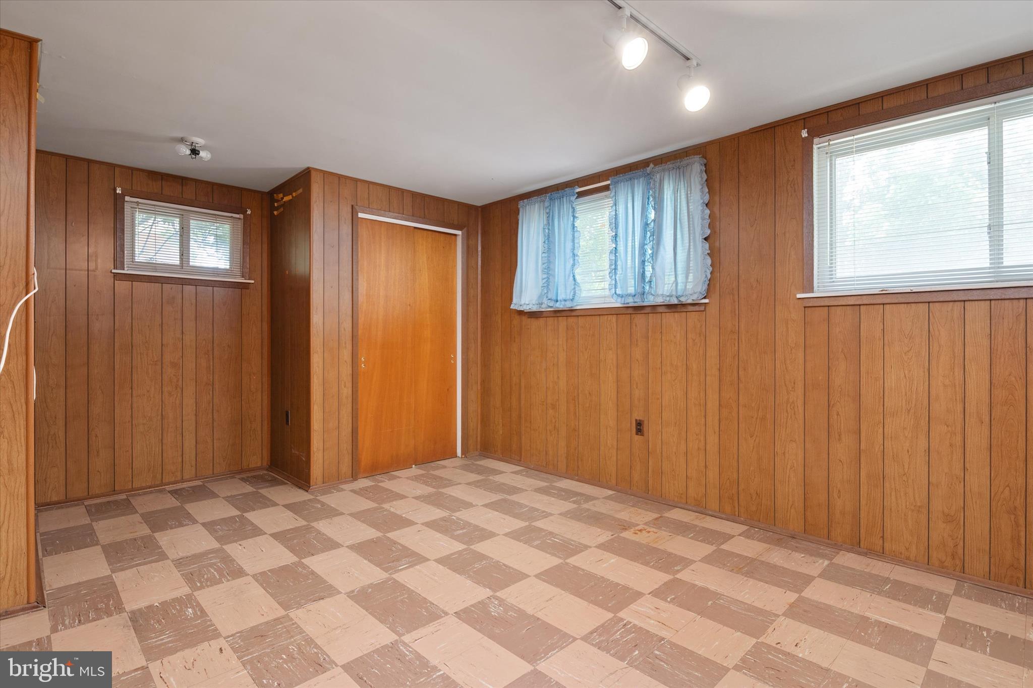 REID SUB - Residential