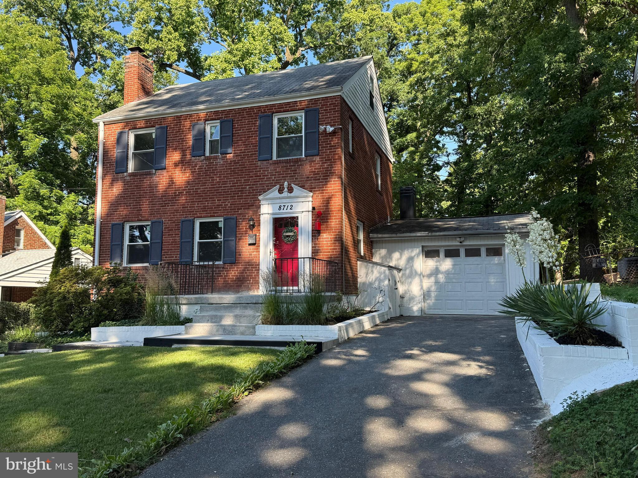 FOREST HILLS - Residential