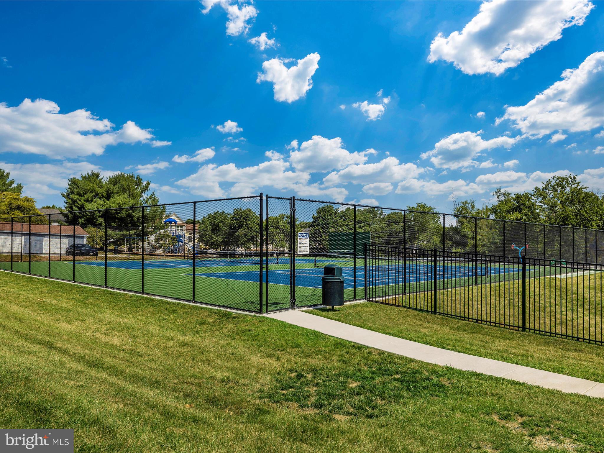 SPRING RIDGE - Residential