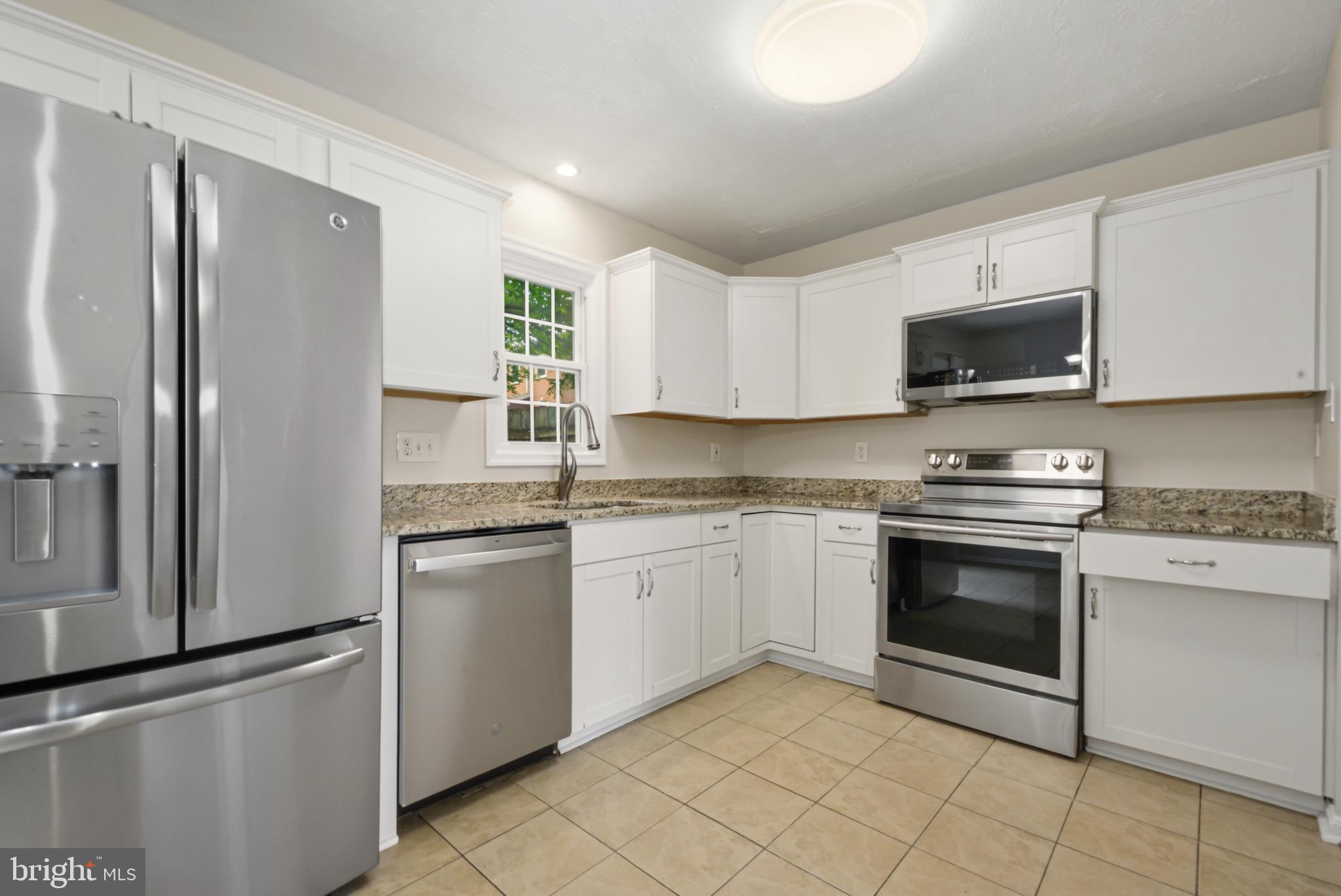 ASH HOLLOW ESTATES - Residential