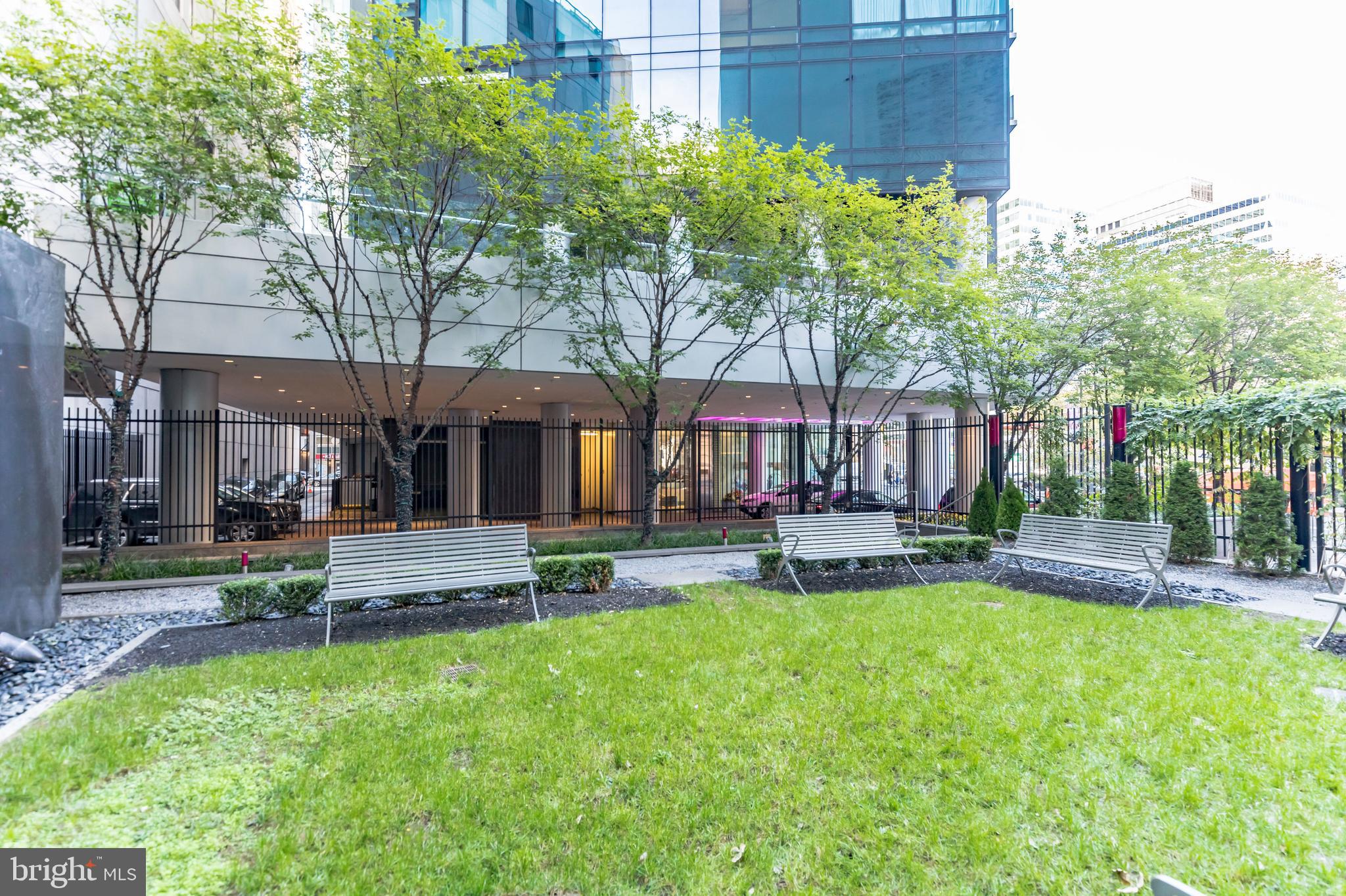 RITTENHOUSE SQUARE - Residential