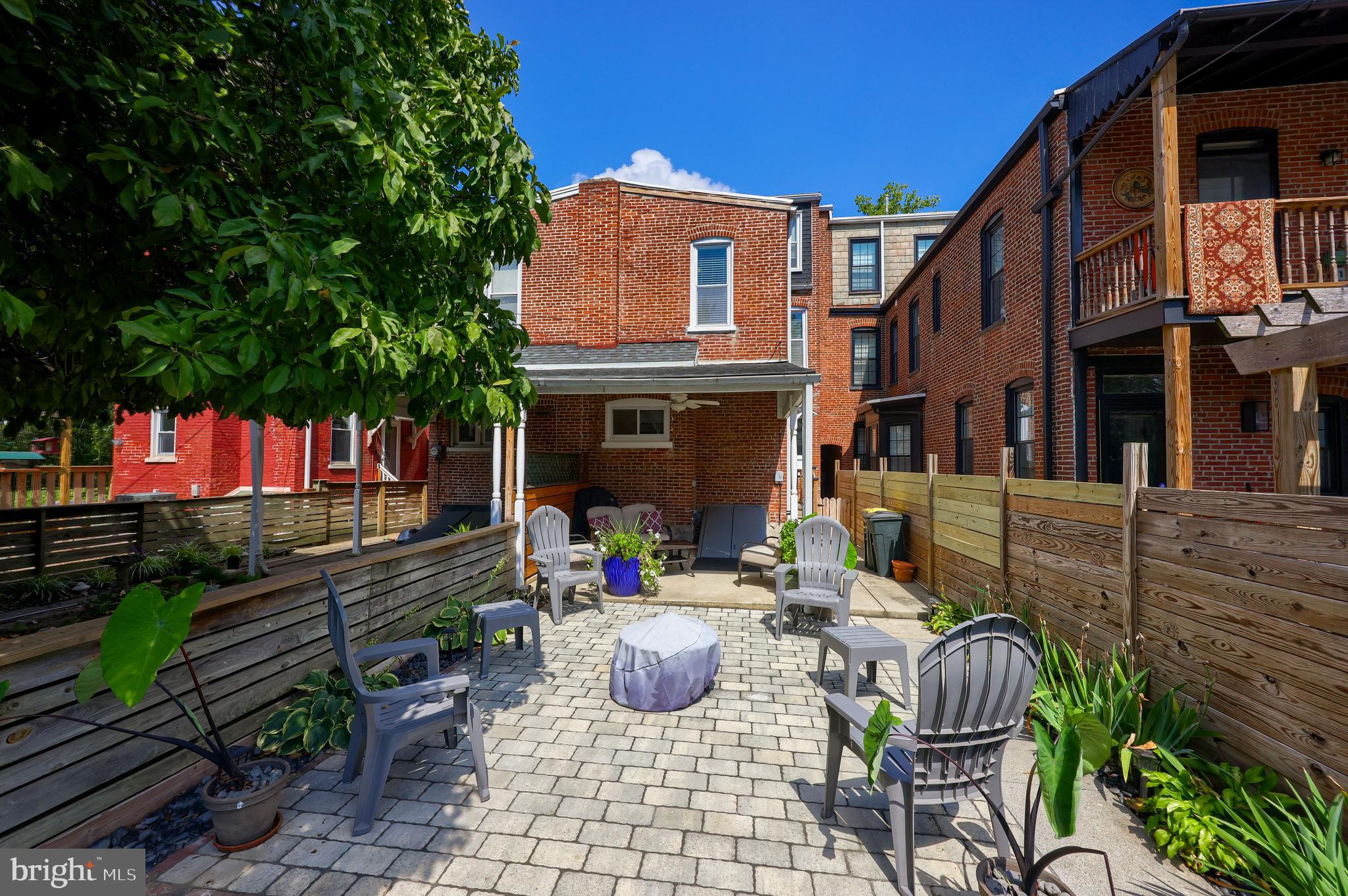 CHESTNUT HILL - Residential