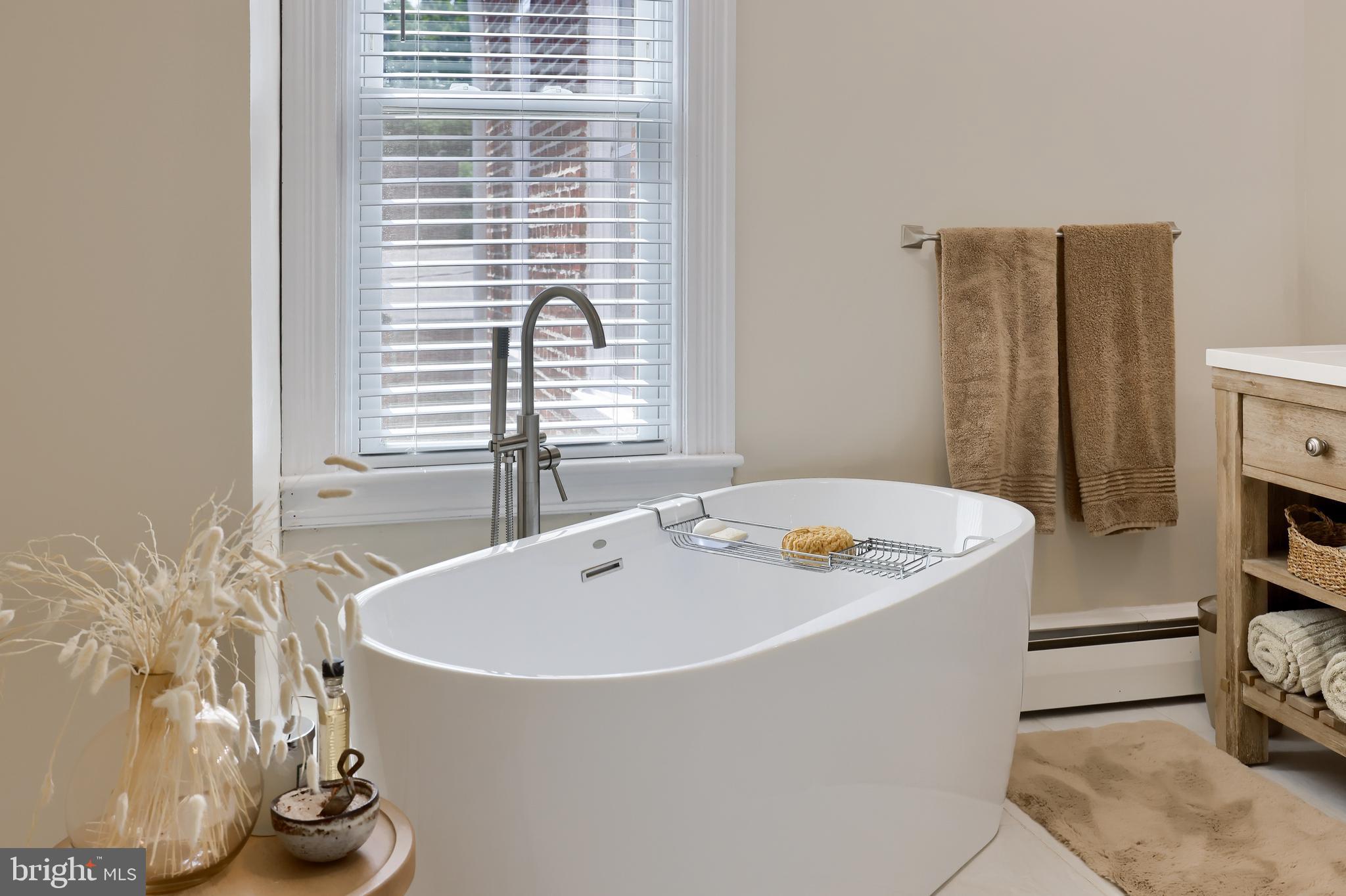 CHESTNUT HILL - Residential