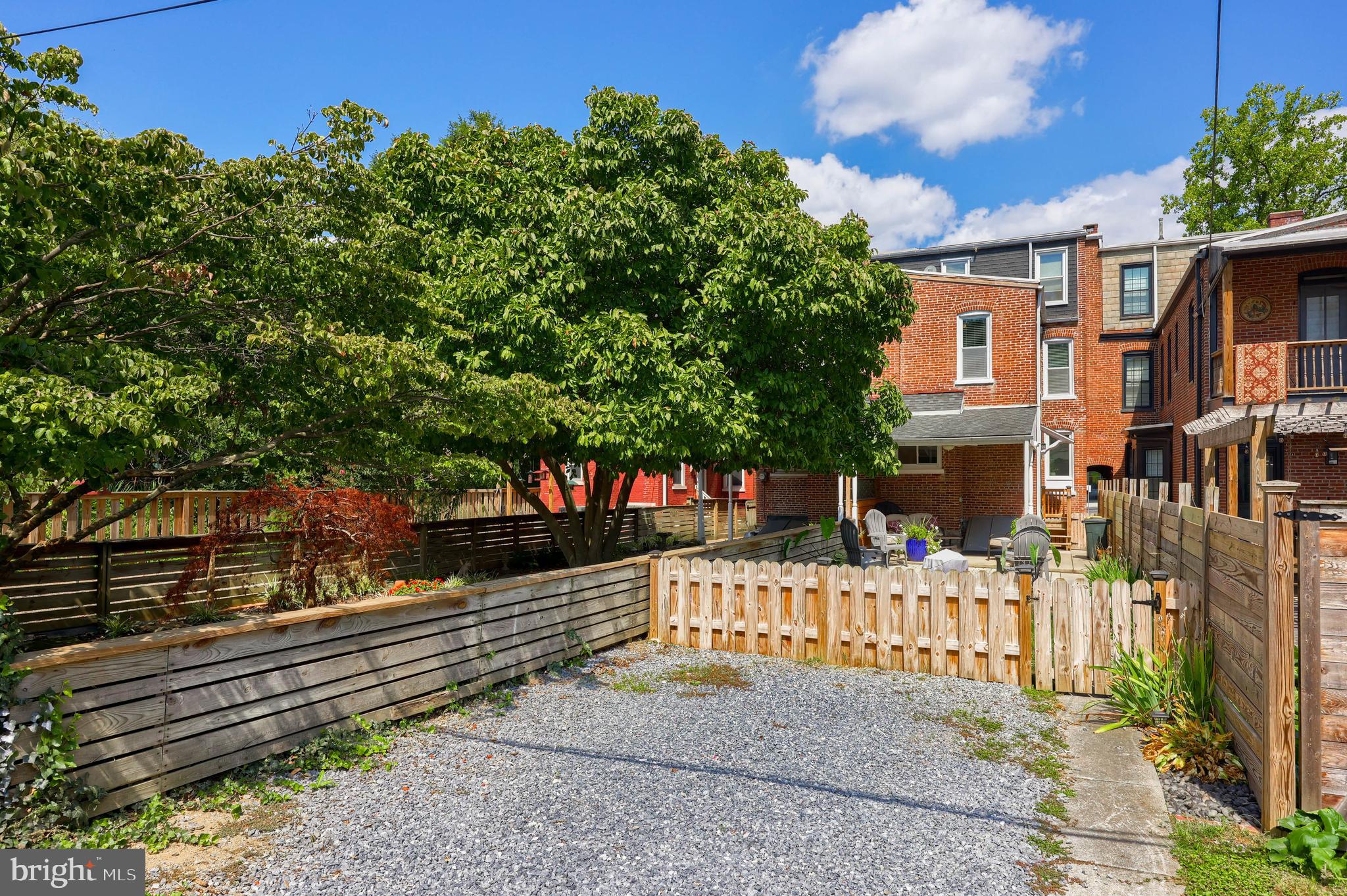 CHESTNUT HILL - Residential