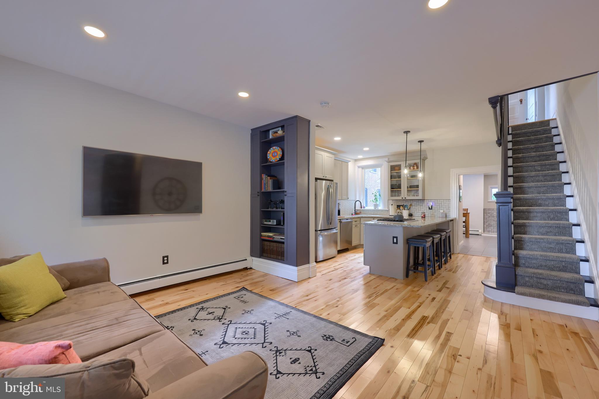 CHESTNUT HILL - Residential